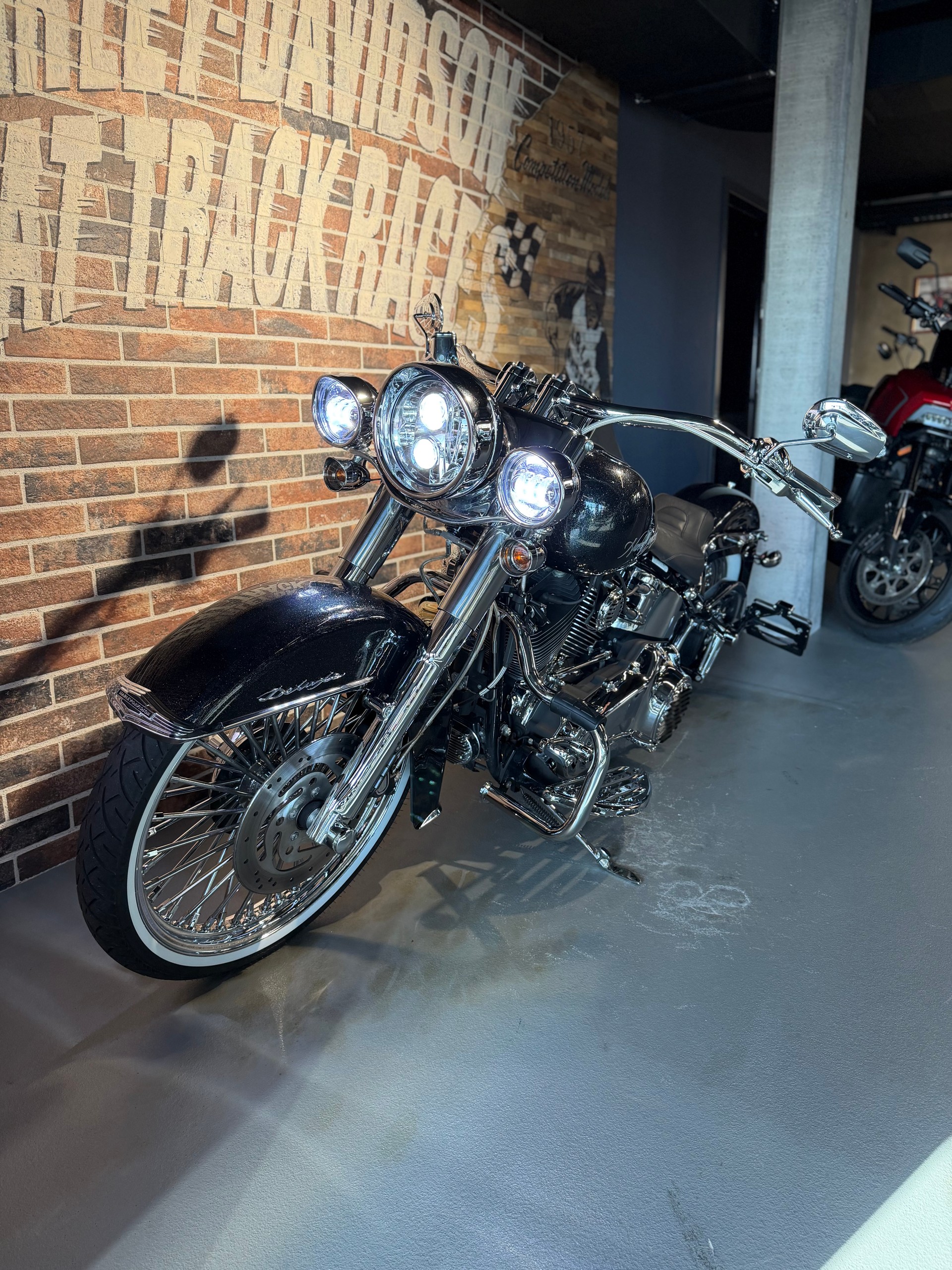 HARLEY-DAVIDSON FLSTN Softail Deluxe ABS-image-3