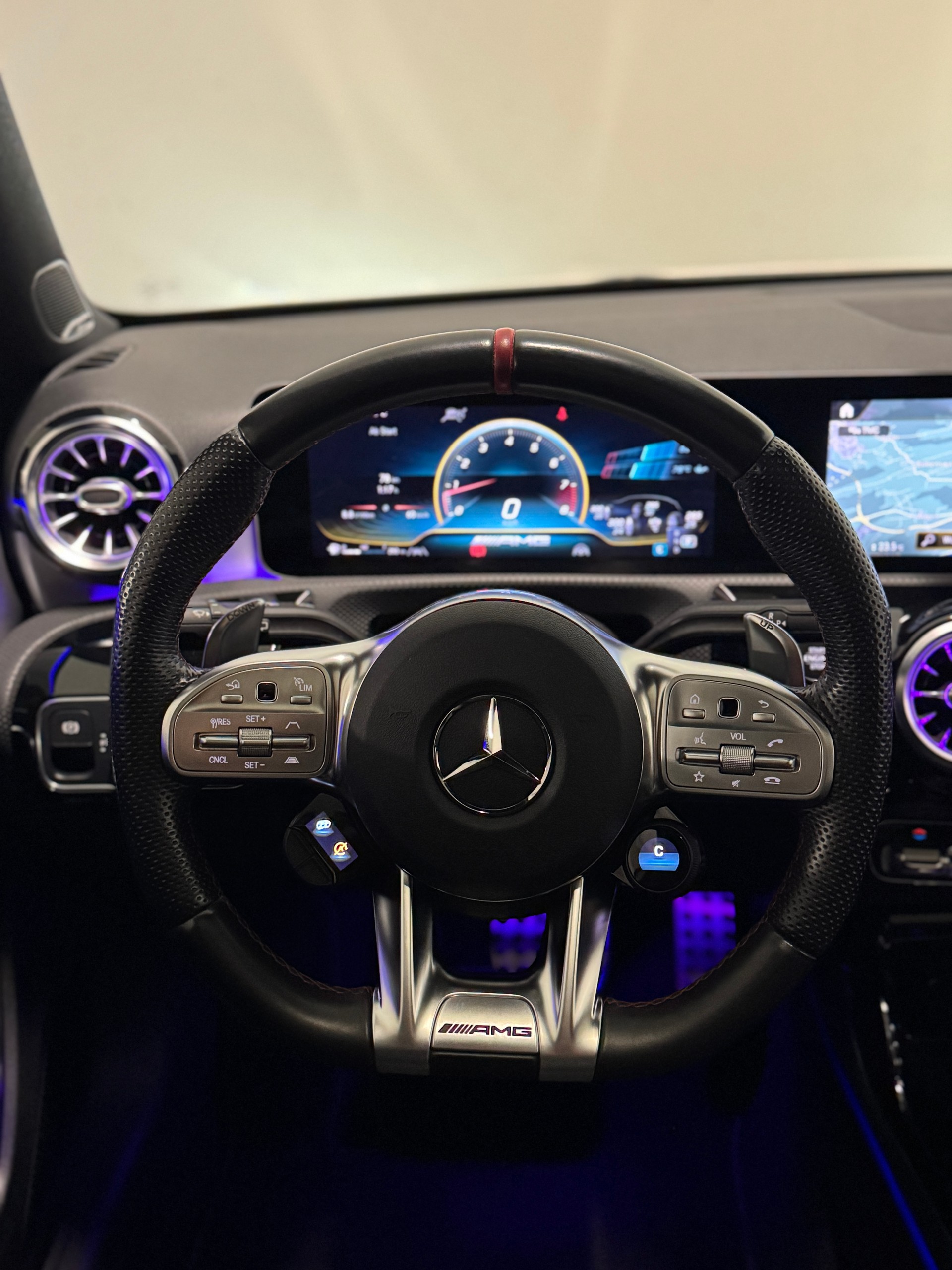 MERCEDES-BENZ A 45 S AMG 4Matic+ Speedshift *CH*-image-11