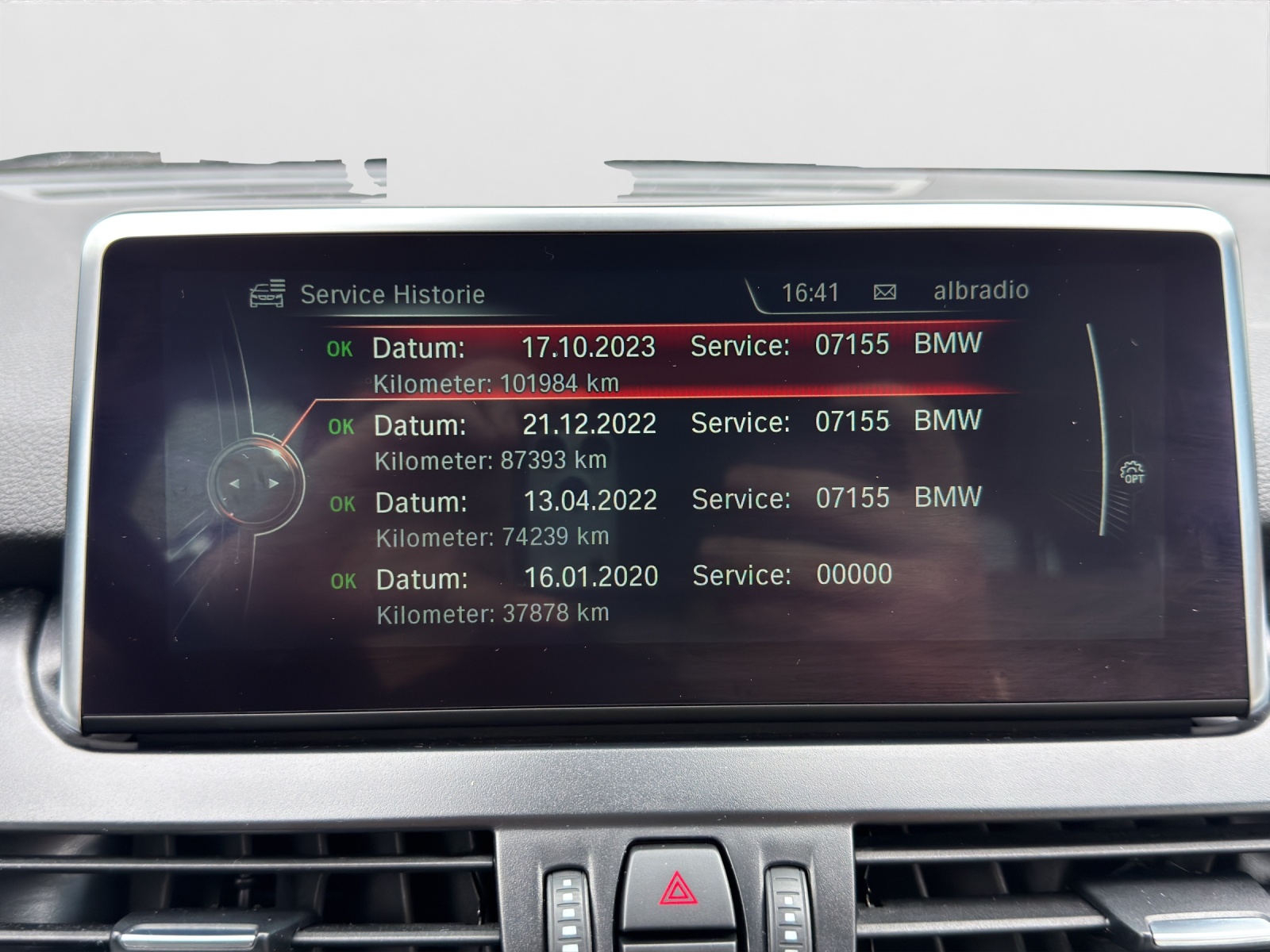 BMW 225i Active Tourer Steptronic-image-23