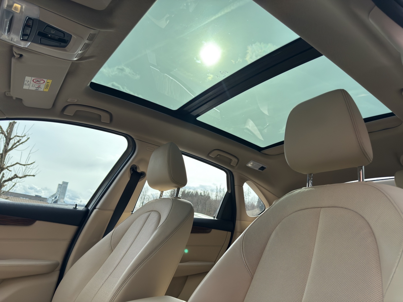BMW 225i Active Tourer Steptronic-image-9