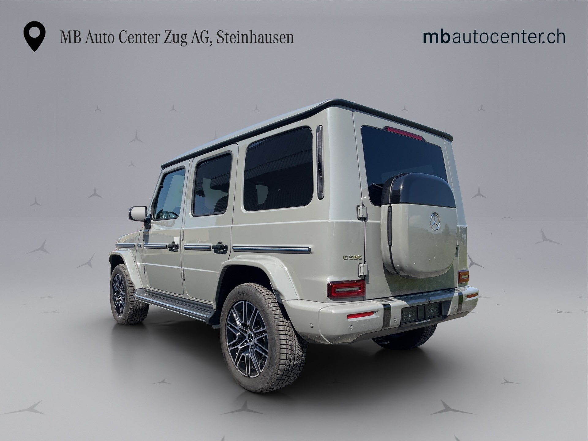 MERCEDES-BENZ G 580-showroom-element-3