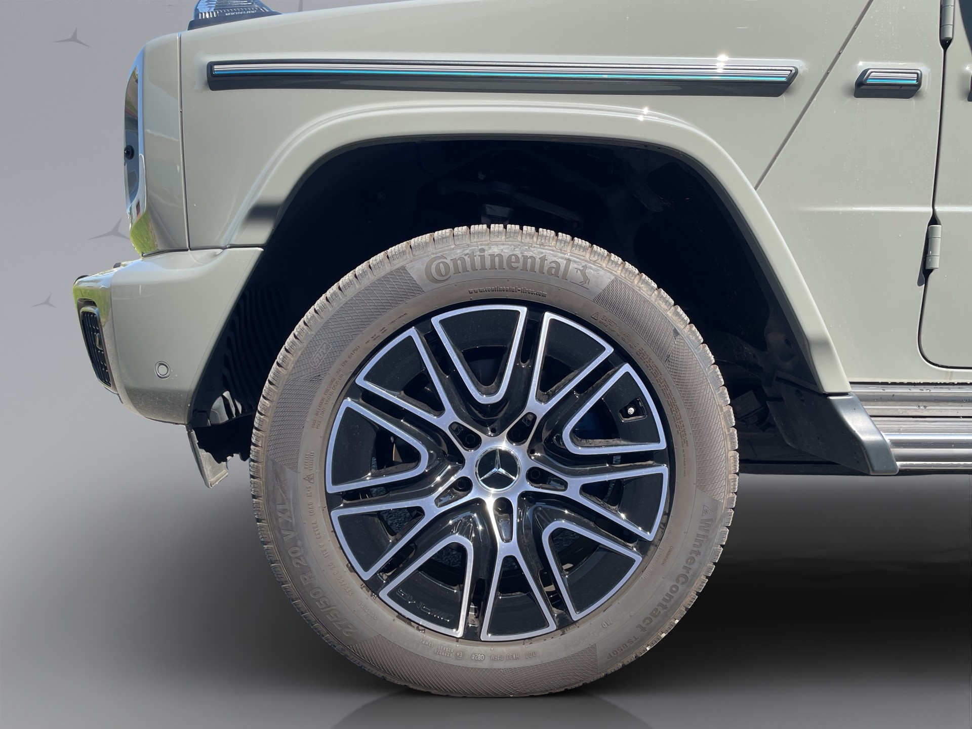MERCEDES-BENZ G 580-showroom-element-2
