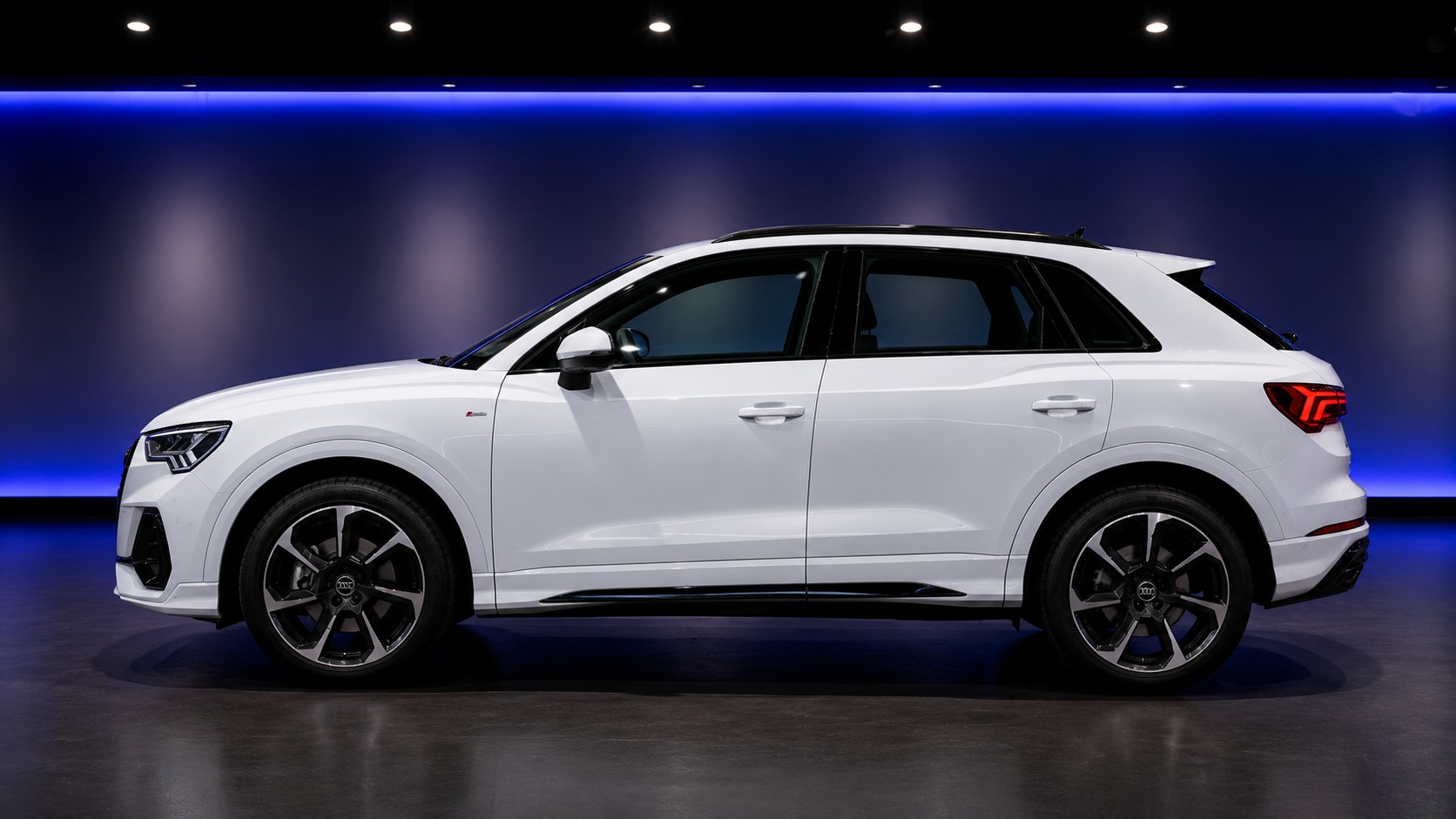 AUDI Q3 35 TDI S line quattro S-tronic-image-1