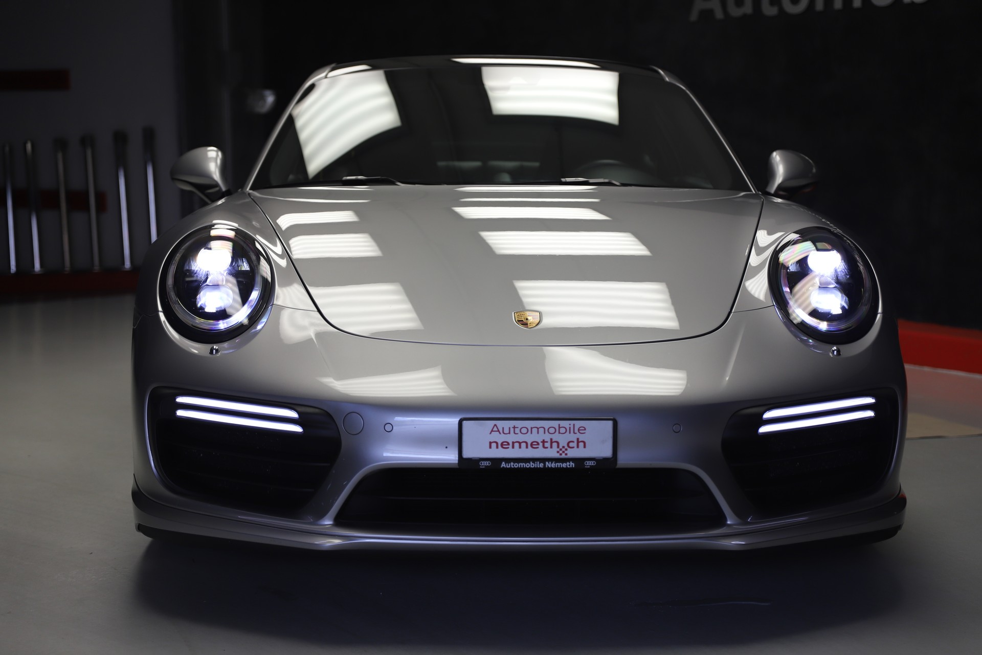 PORSCHE 911 Turbo S PDK-showroom-element-3