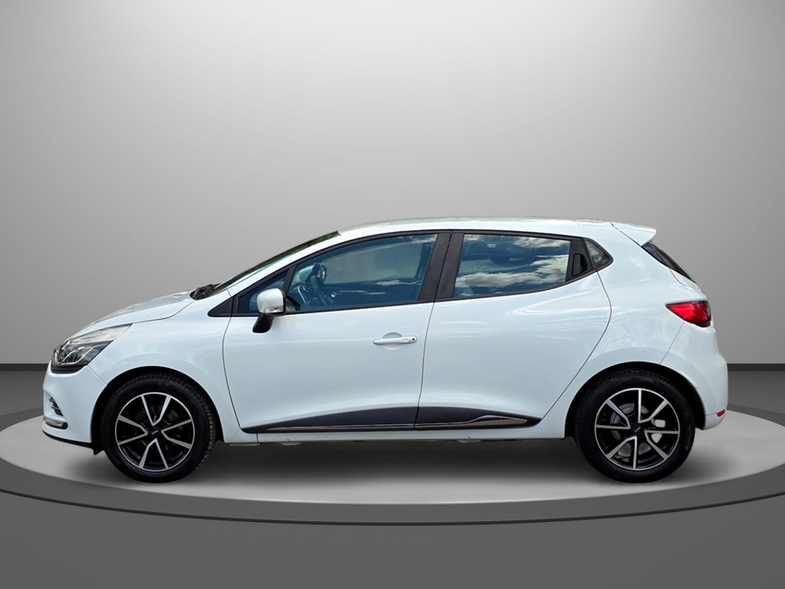 RENAULT Clio 0.9 12V Business Line-image-6