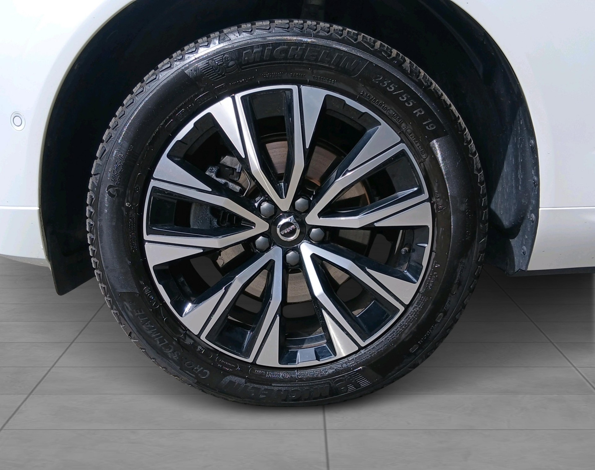 VOLVO XC60 2.0 B5 MH Plus Dark AWD-image-10