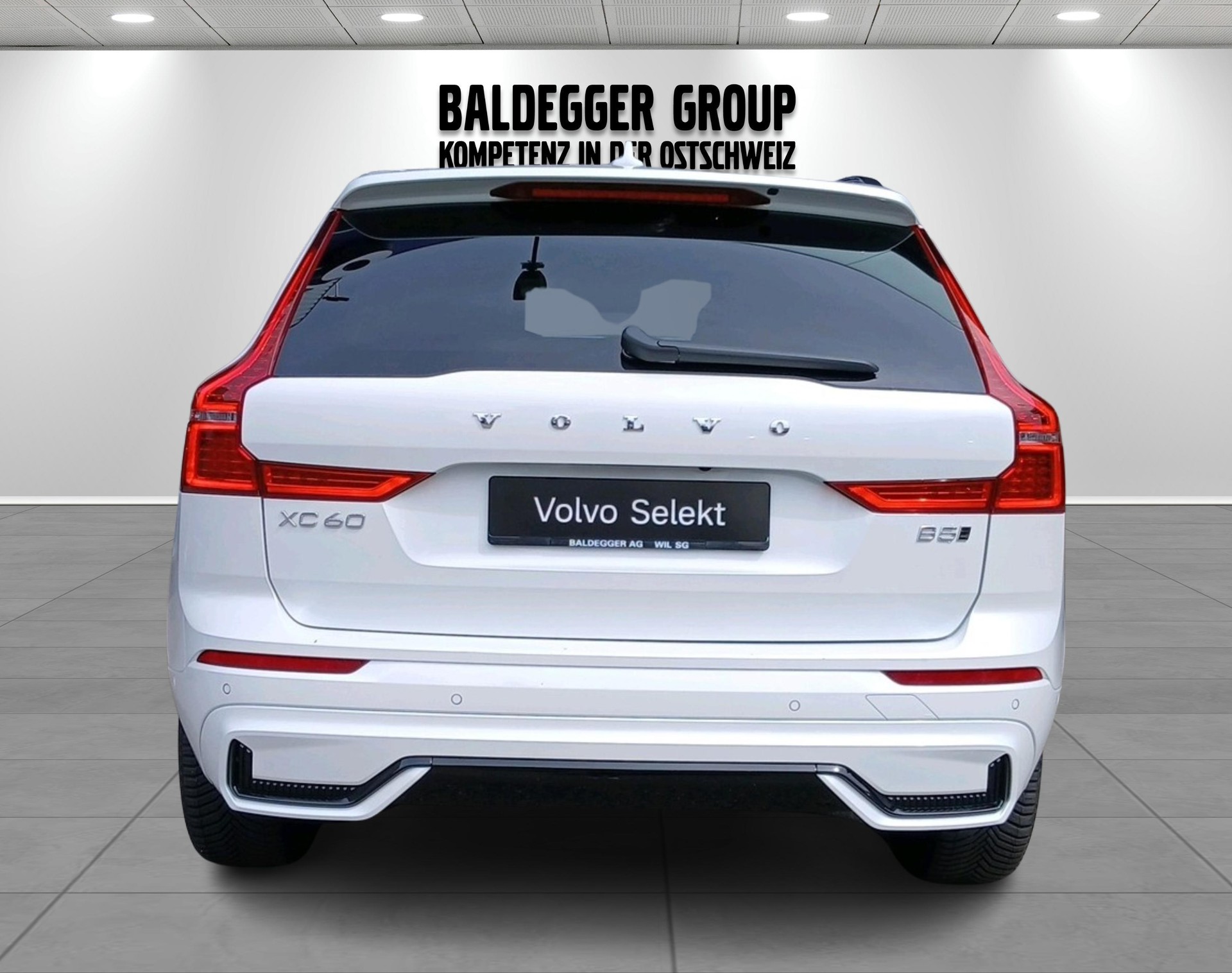 VOLVO XC60 2.0 B5 MH Plus Dark AWD-image-9