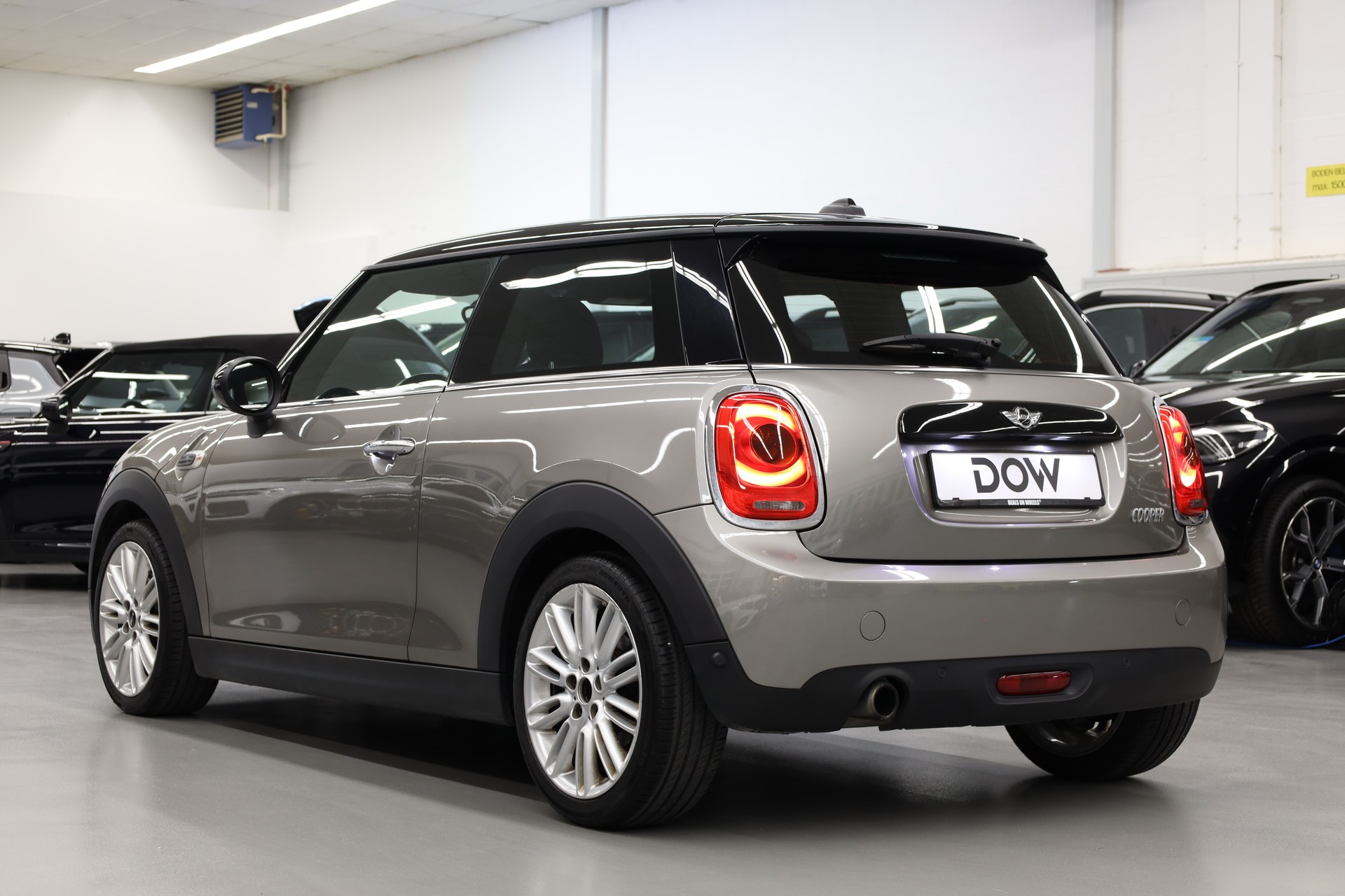 MINI Mini F56 1.5i Cooper-image-4