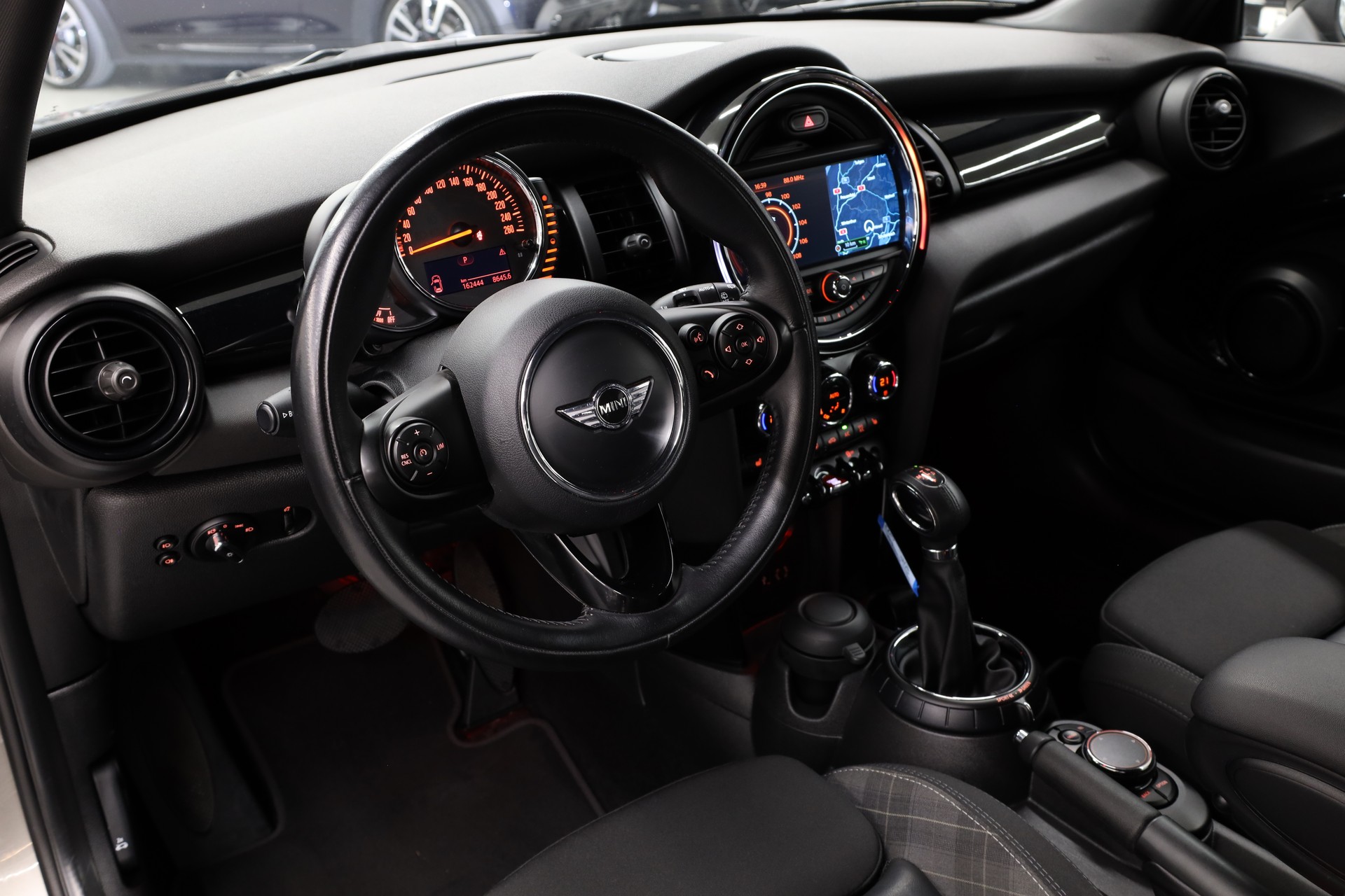 MINI Mini F56 1.5i Cooper-image-9