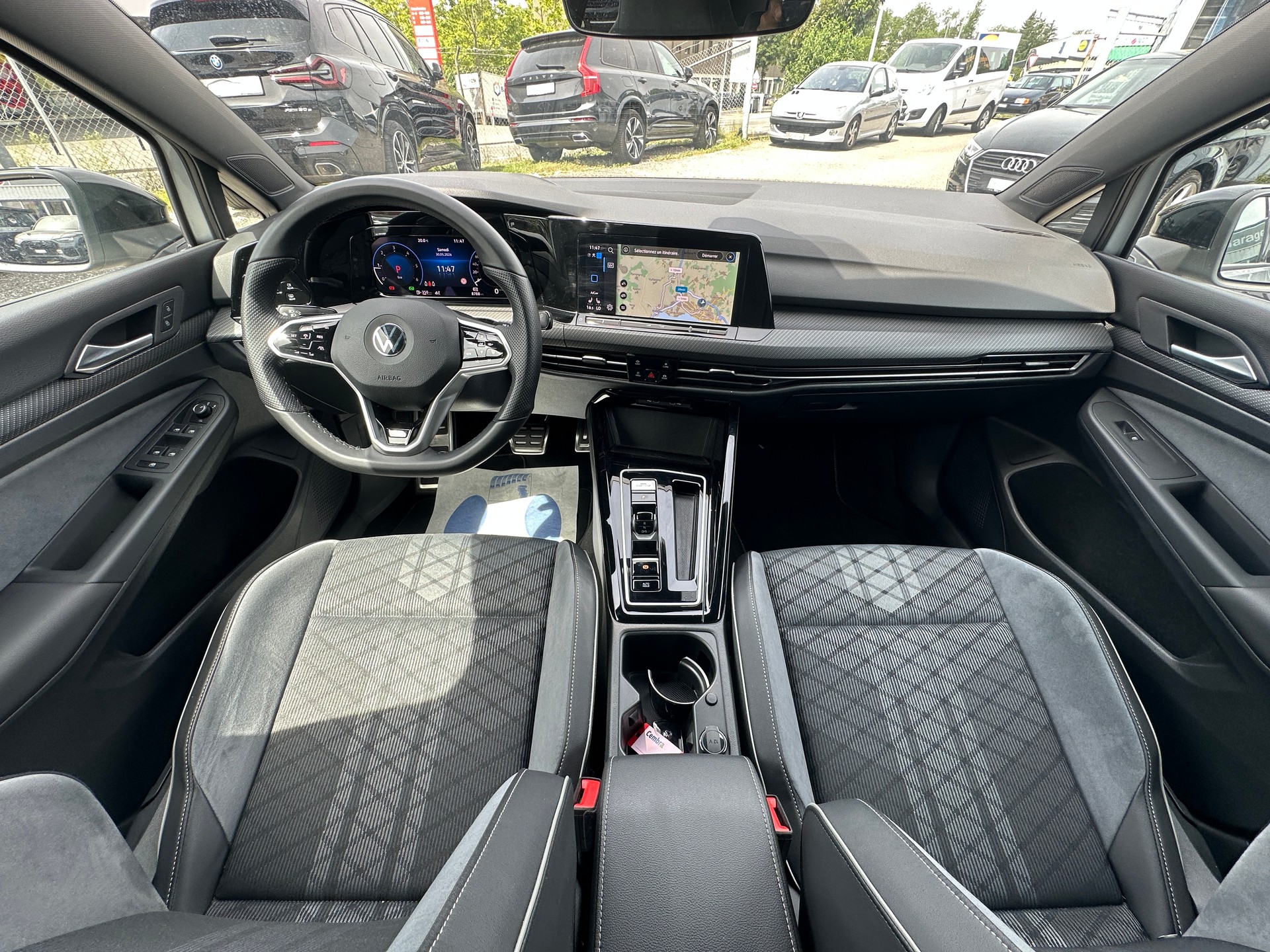 VW Golf 2.0 TDI R-Line DSG 4Motion-image-14