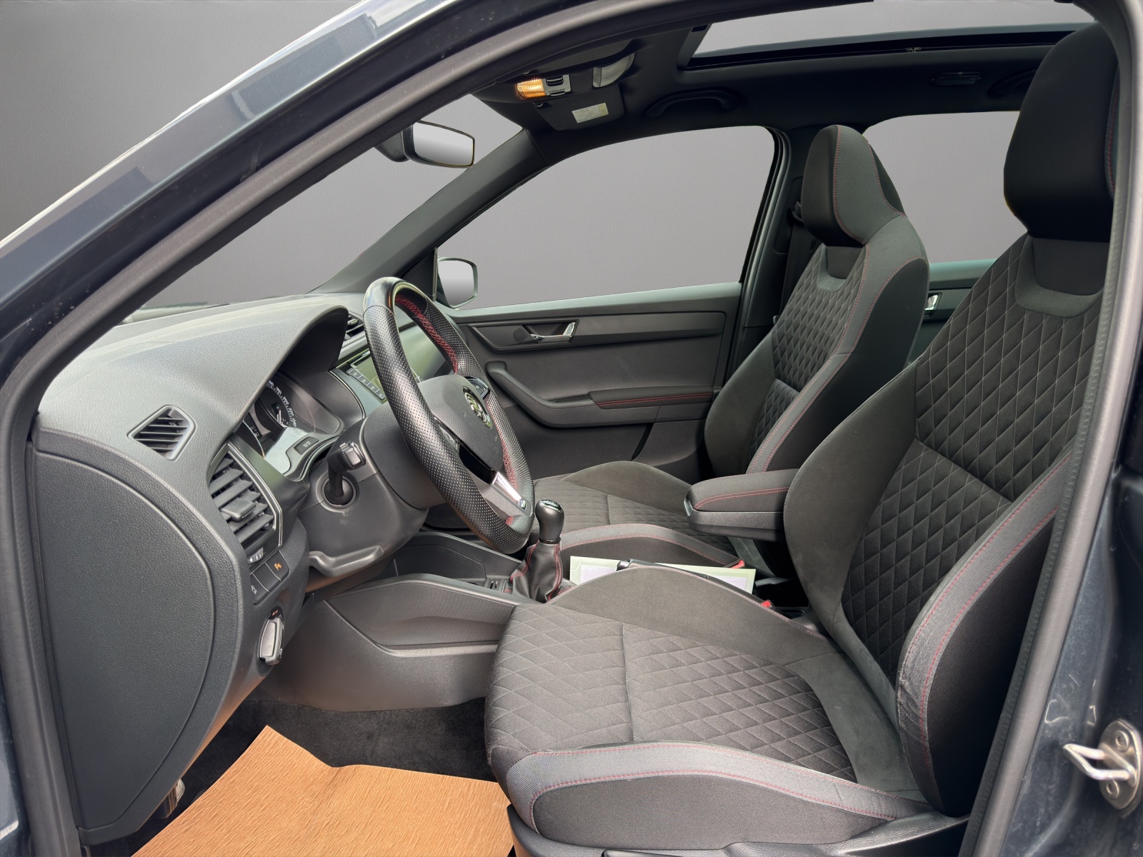 SKODA Fabia Combi 1.0 TSI Monte Carlo-image-8