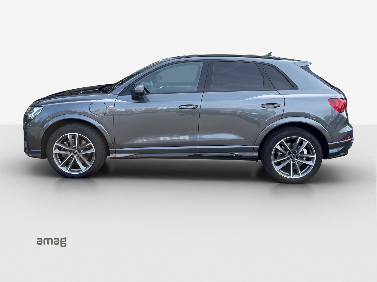 AUDI Q3 45 TFSI e S line S-tronic-showroom-element-1