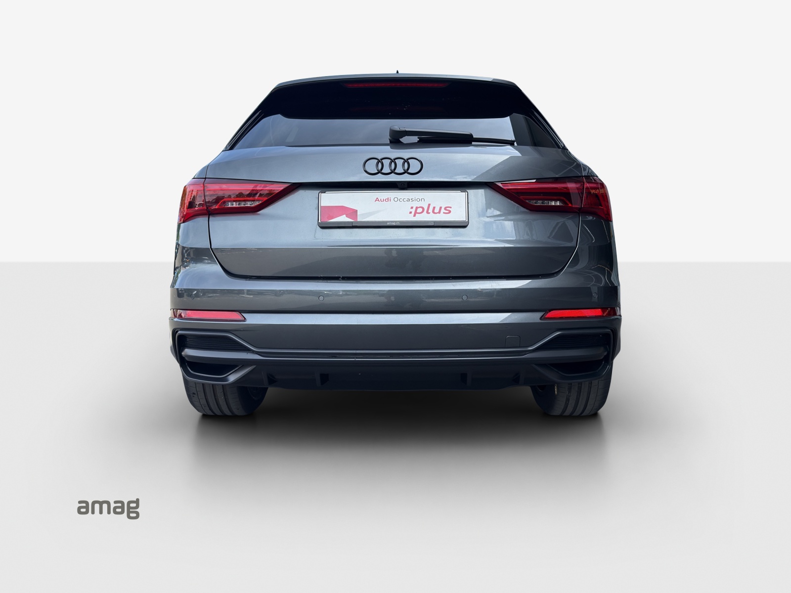 AUDI Q3 45 TFSI e S line S-tronic-showroom-element-3