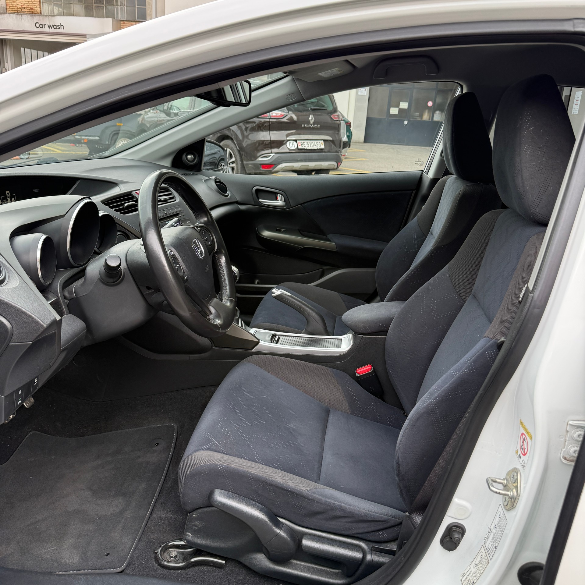HONDA Civic 1.8i Lifestyle-image-8