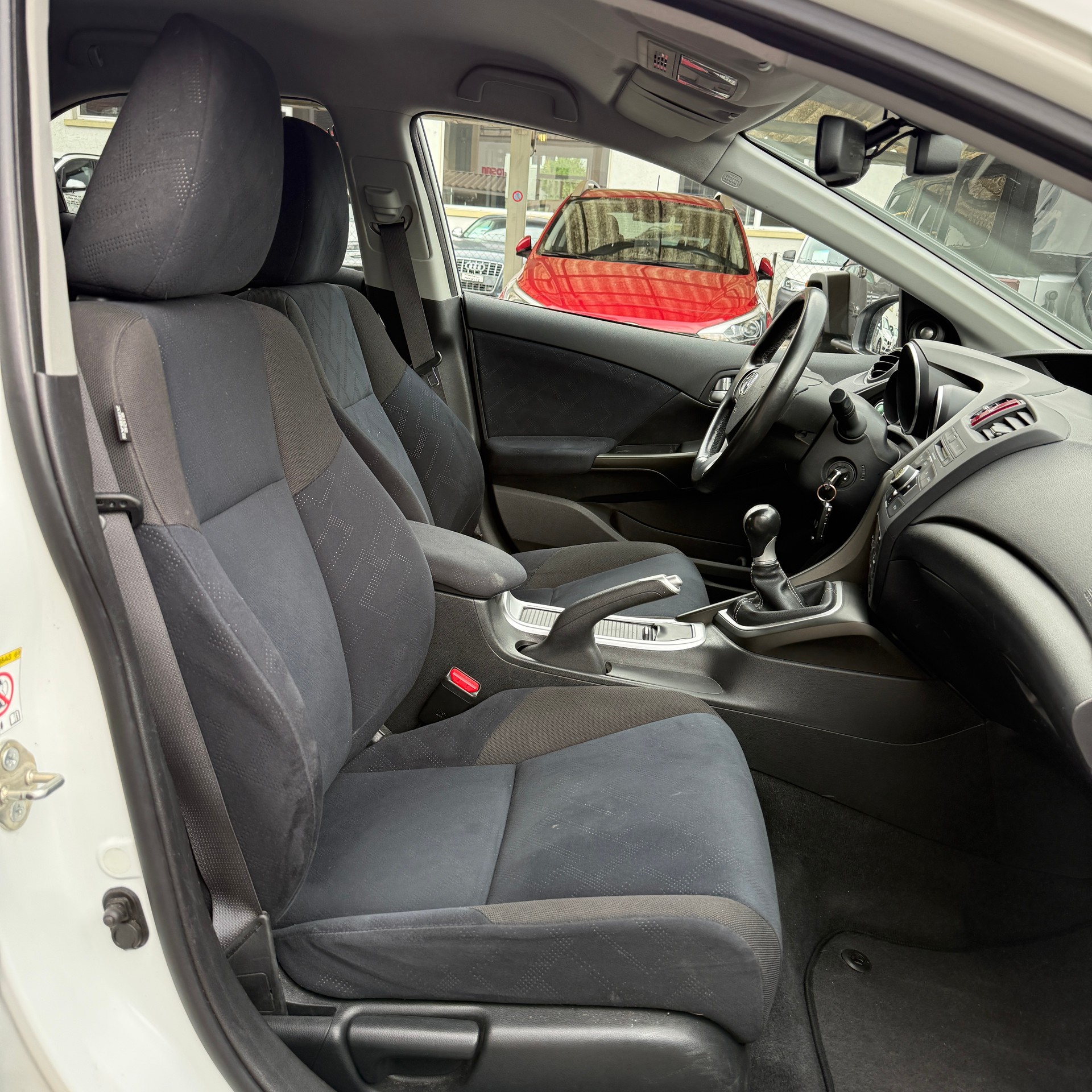 HONDA Civic 1.8i Lifestyle-image-13
