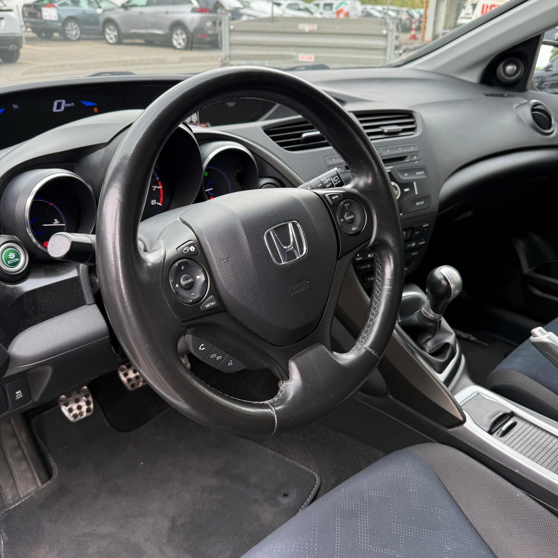 HONDA Civic 1.8i Lifestyle-image-9