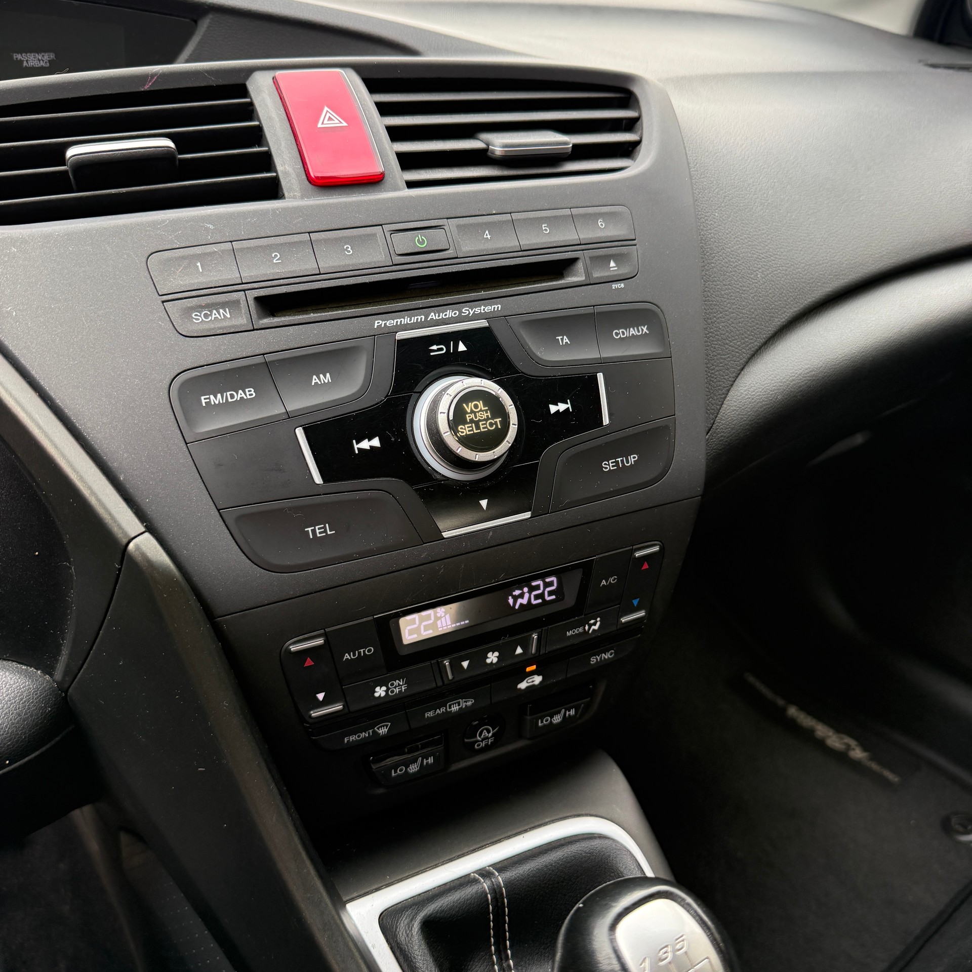 HONDA Civic 1.8i Lifestyle-image-10