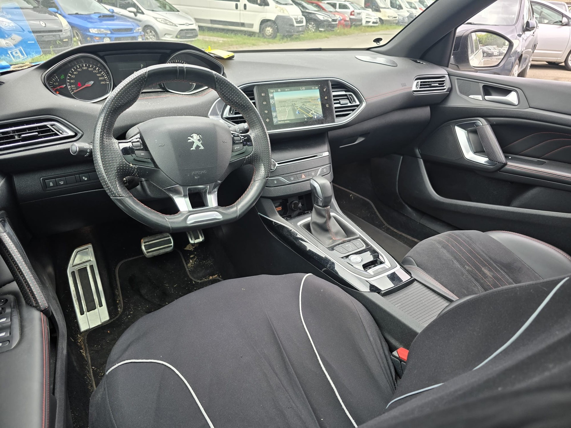 PEUGEOT 308 SW 1.2 THP GT Line Automatic-image-10