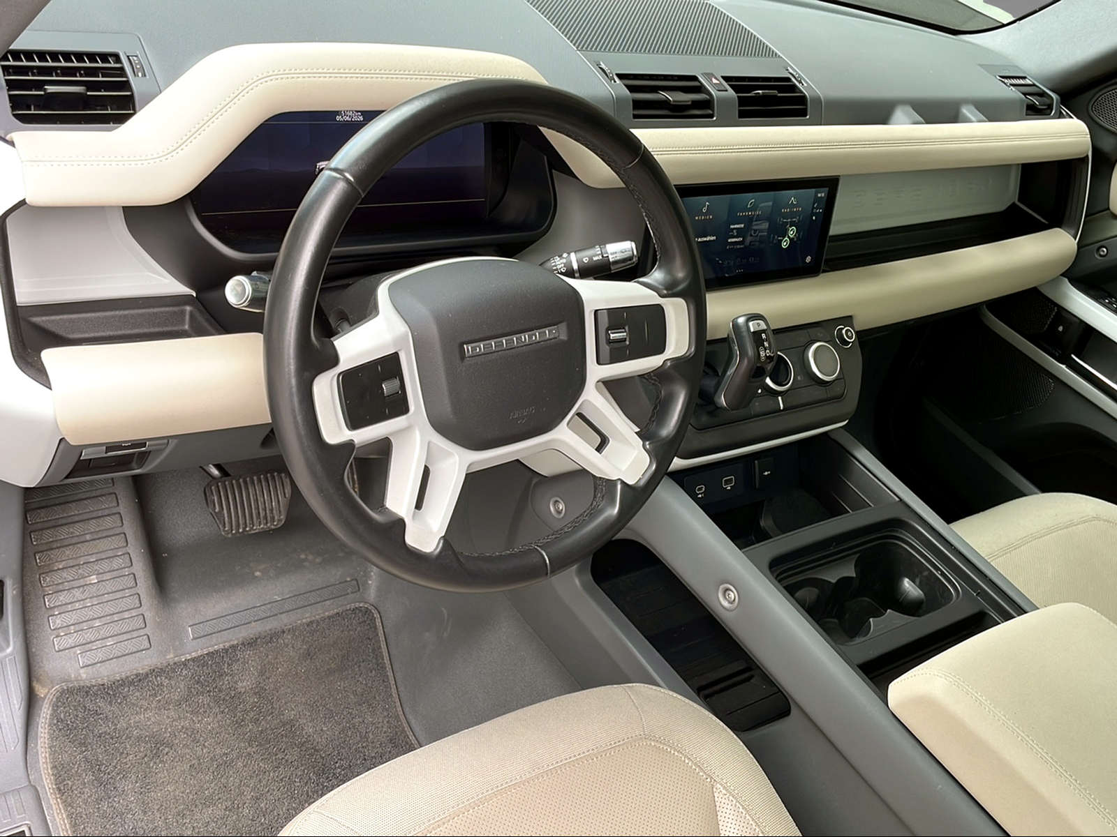 LAND ROVER Defender 110 2.0 SD4 240 First Edition-image-4