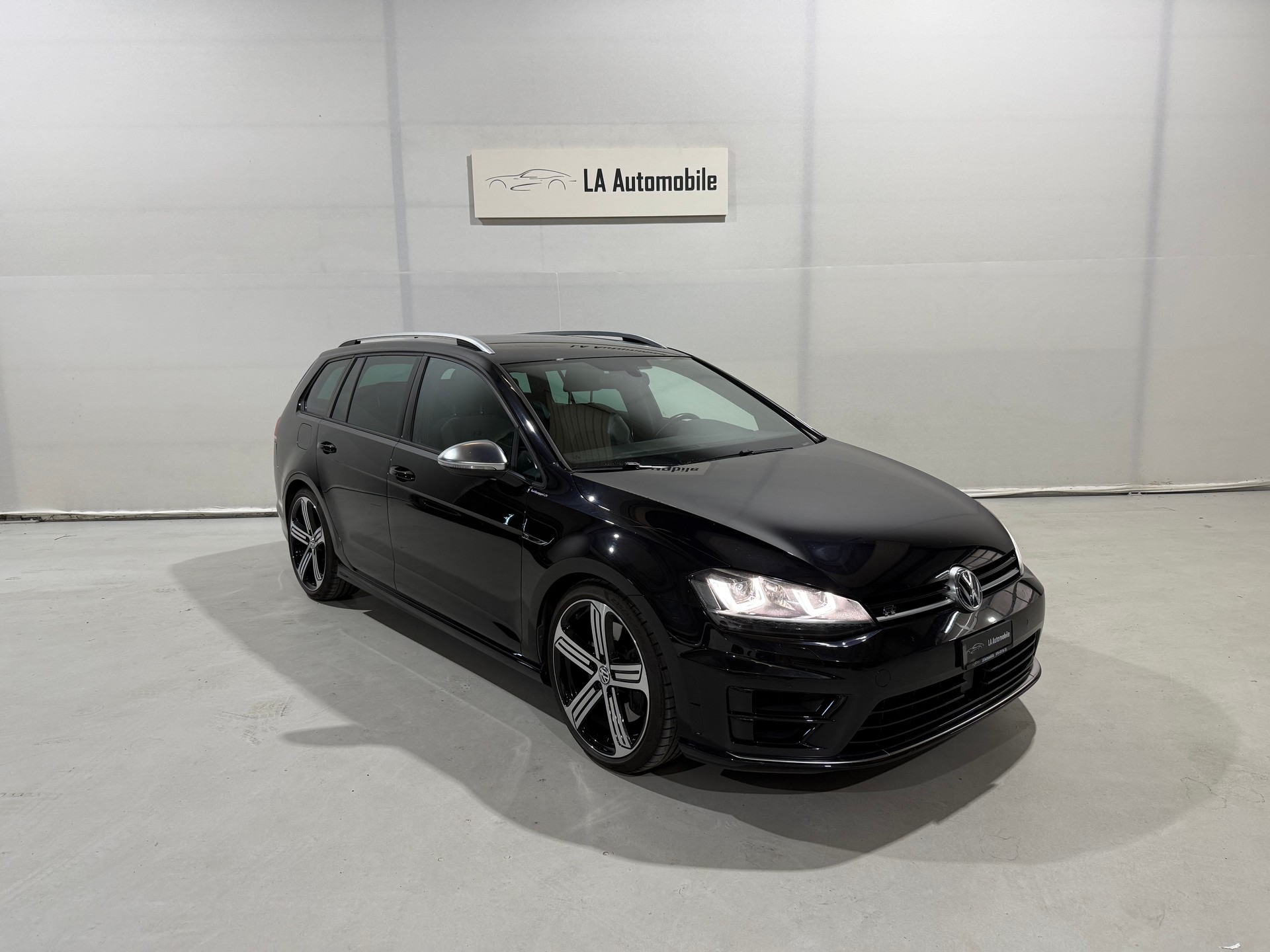 VW Golf Variant 2.0 TSI R 4 Motion DSG (CH Fahrzeug)-image-4