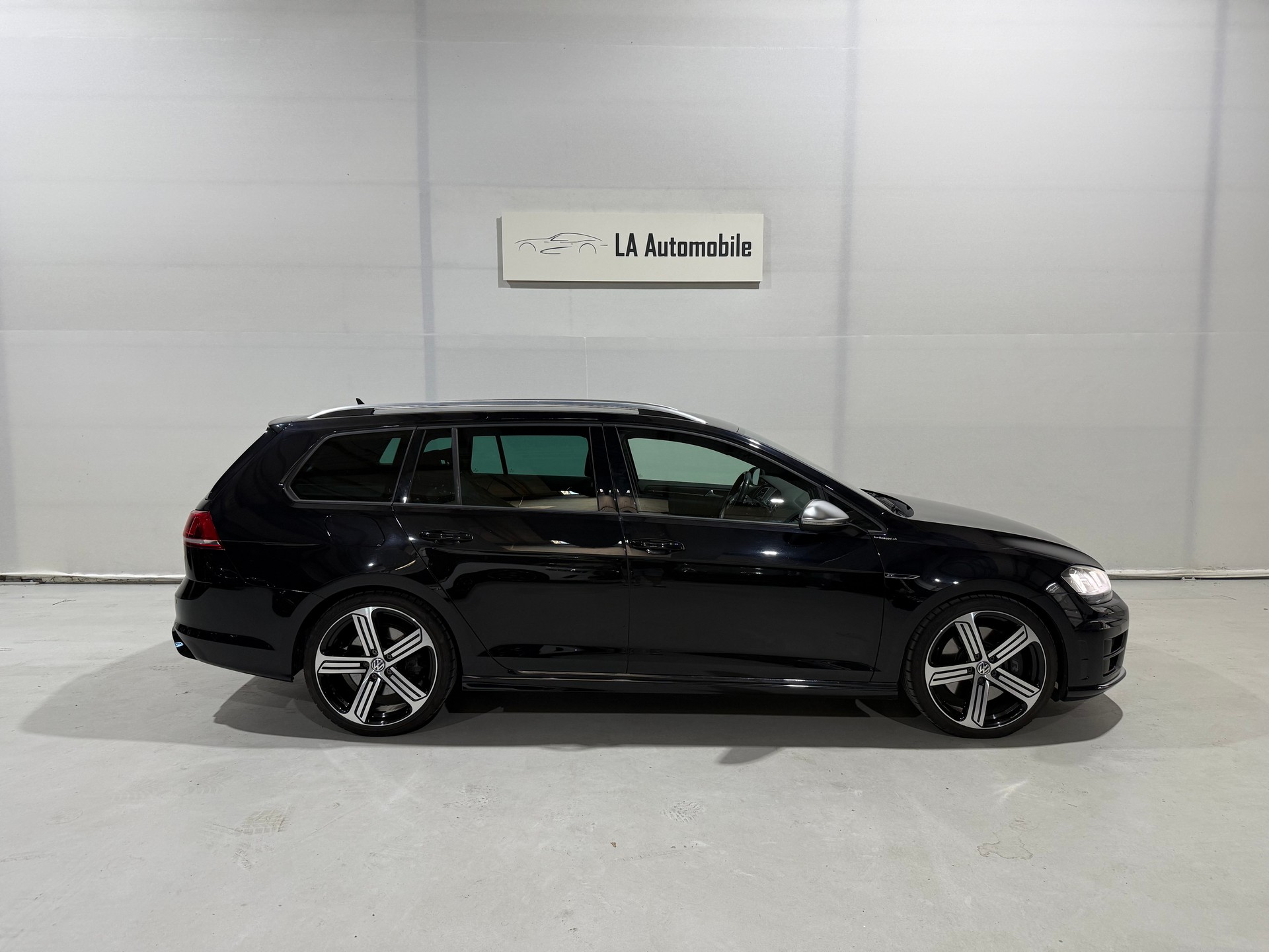 VW Golf Variant 2.0 TSI R 4 Motion DSG (CH Fahrzeug)-image-6