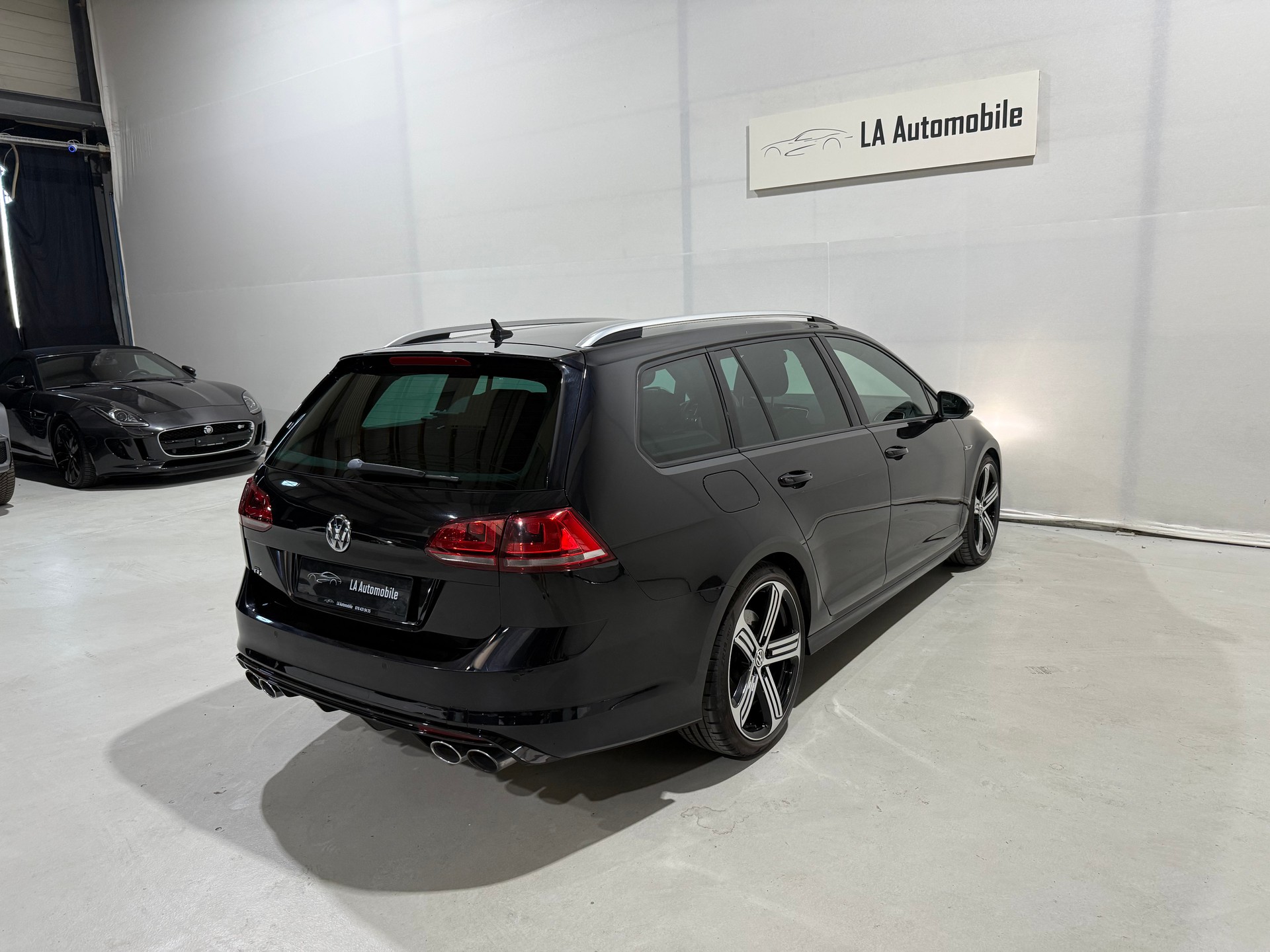 VW Golf Variant 2.0 TSI R 4 Motion DSG (CH Fahrzeug)-image-8