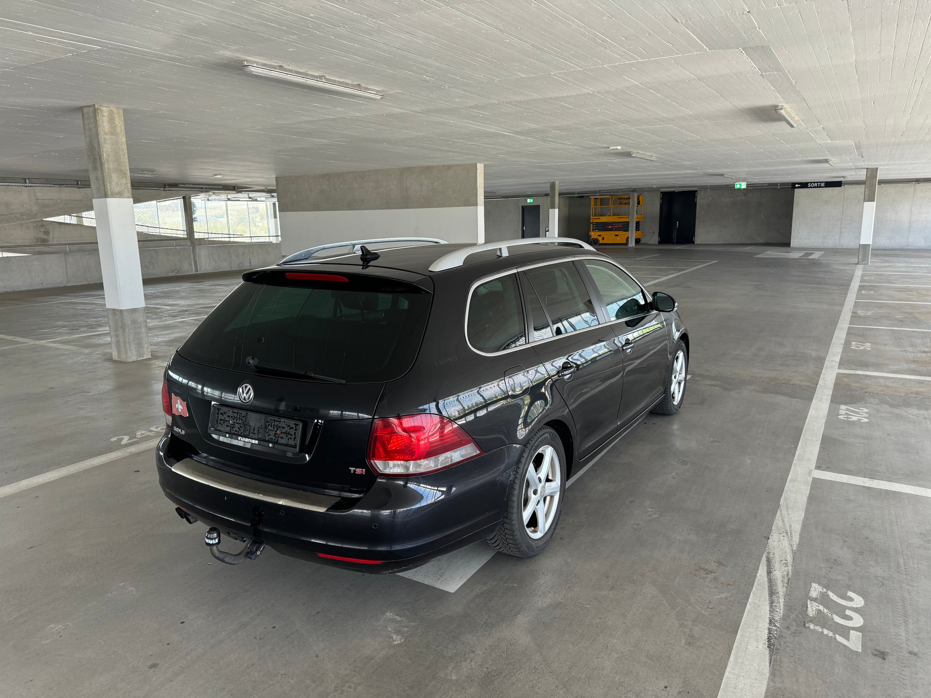 VW Golf Variant 1.4 TSI Team DSG-image-5