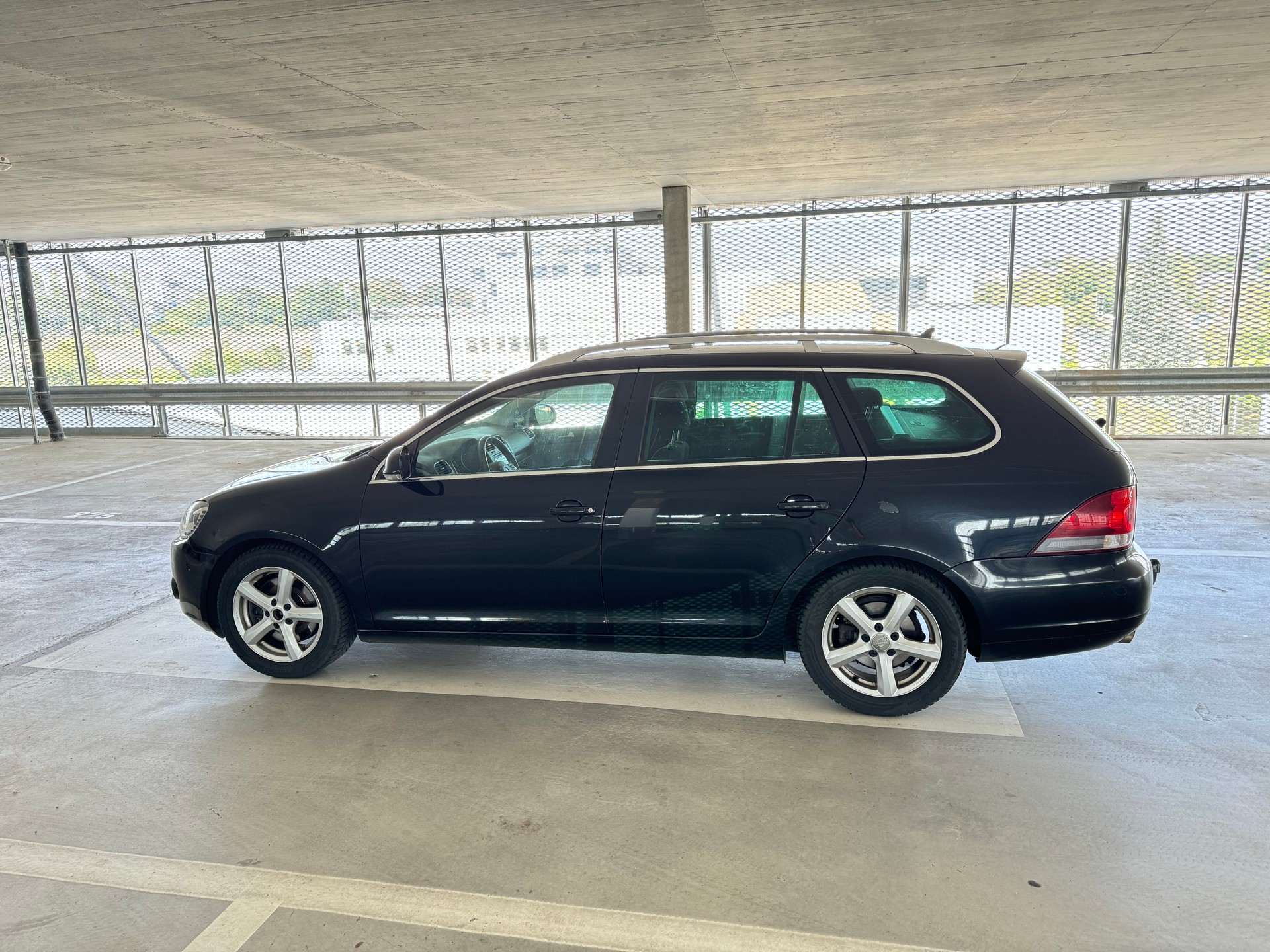 VW Golf Variant 1.4 TSI Team DSG-image-4