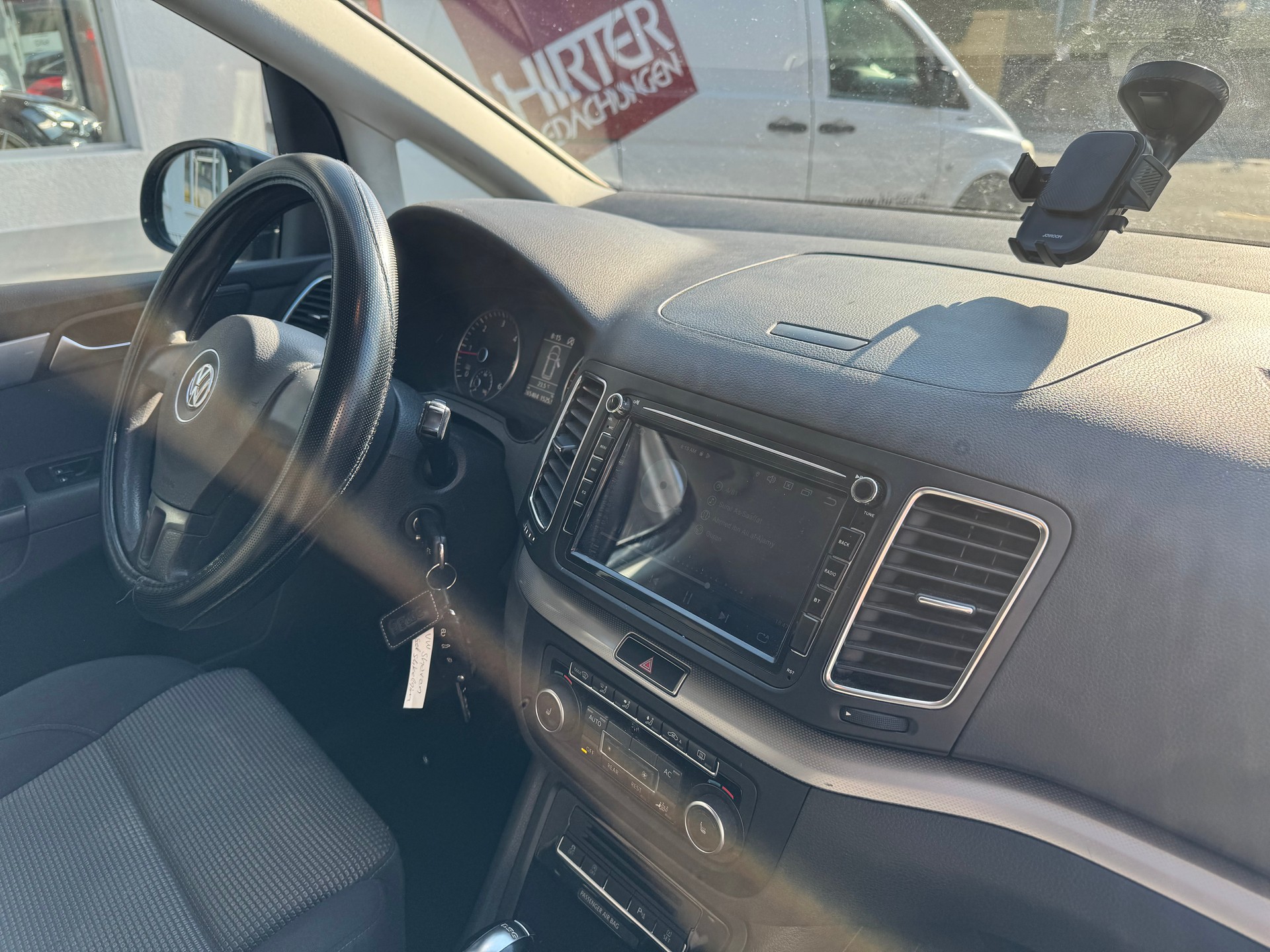 VW Sharan 2.0 TDI BlueMotion Technology Trendline DSG-image-8