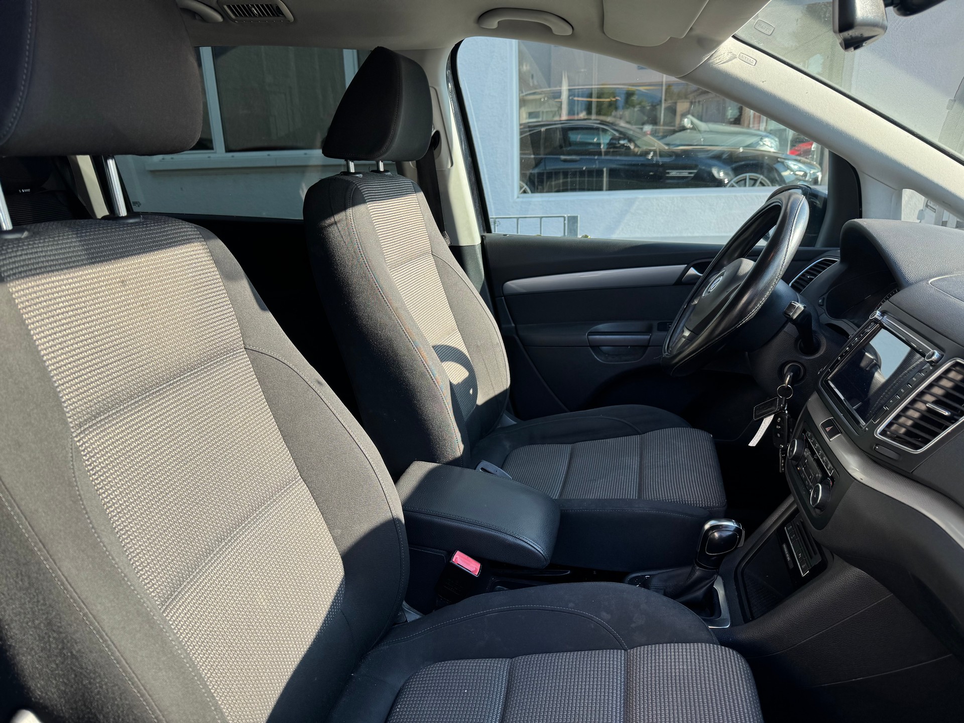 VW Sharan 2.0 TDI BlueMotion Technology Trendline DSG-image-11