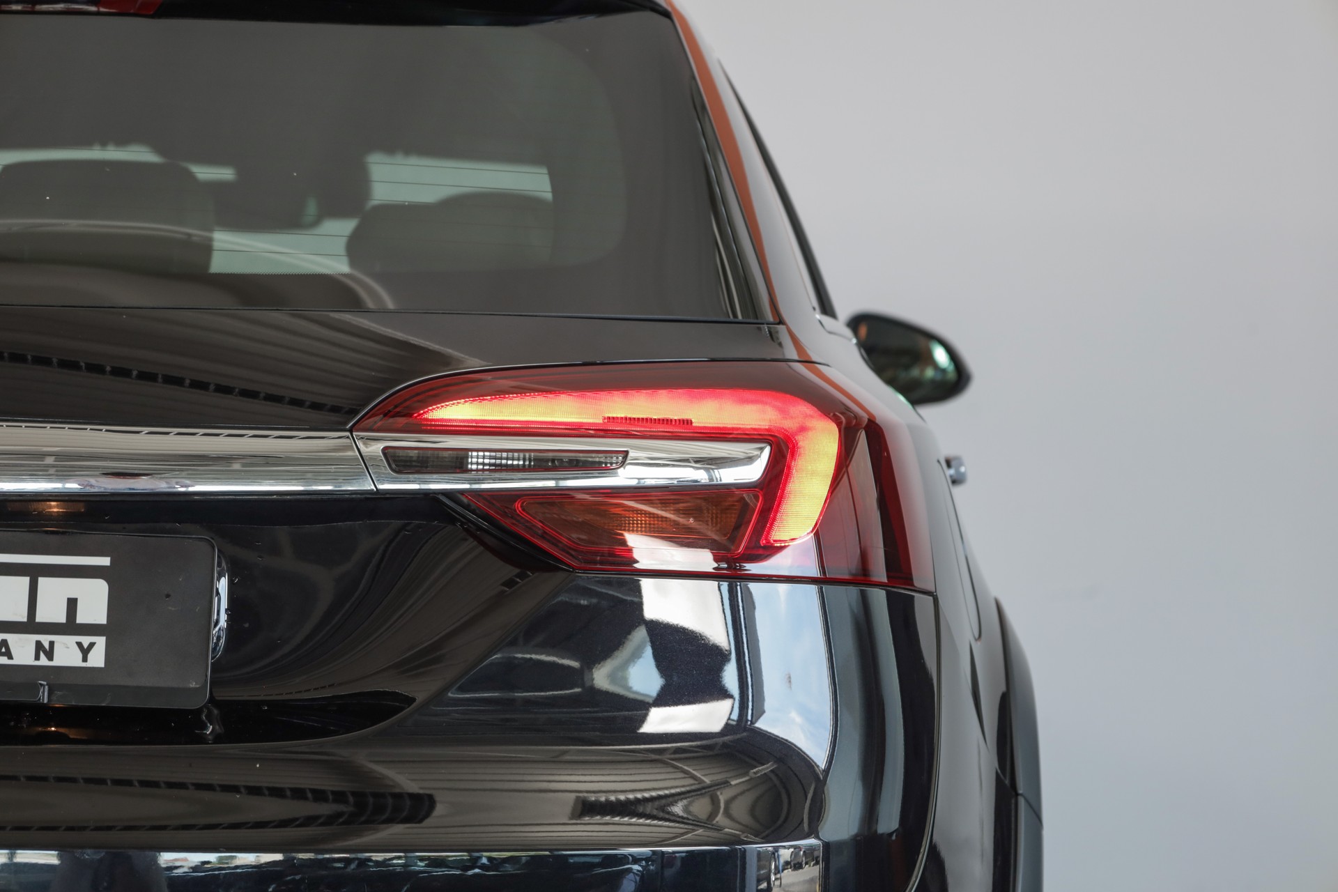OPEL Insignia Country Tourer 2.0 Turbo 4WD Automatic-image-8