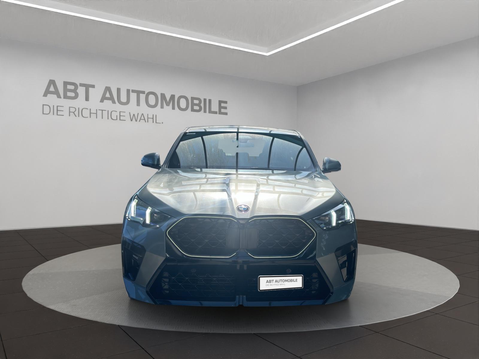 BMW X2 20i sDrive paddles-showroom-element-1