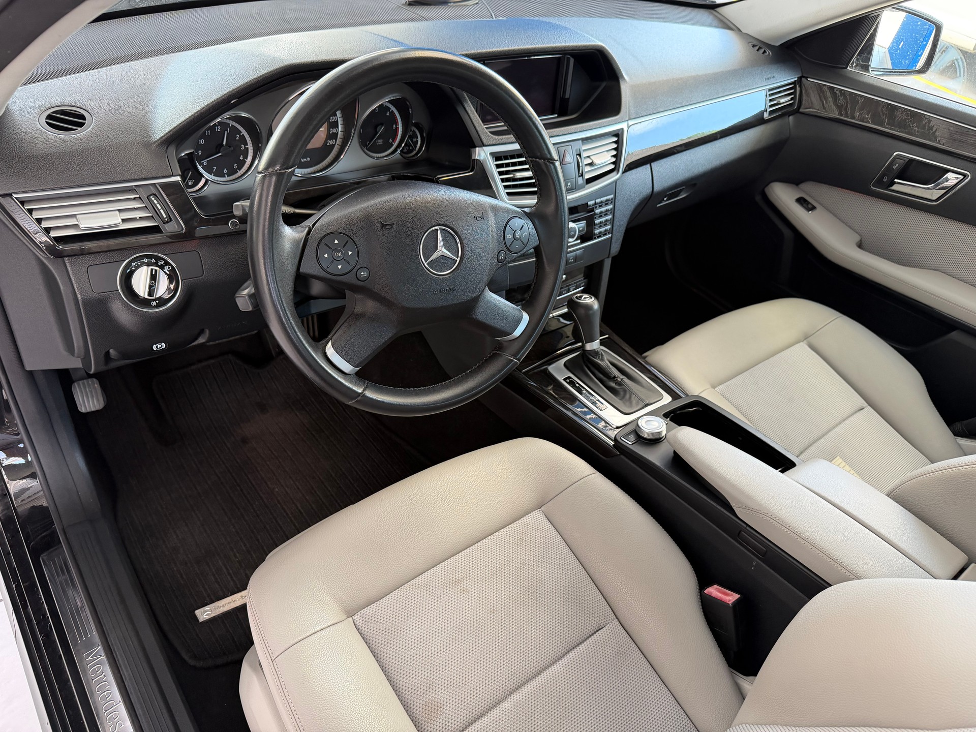 MERCEDES-BENZ E 250 CDI BlueEfficiency Avantgarde Automatic-image-11