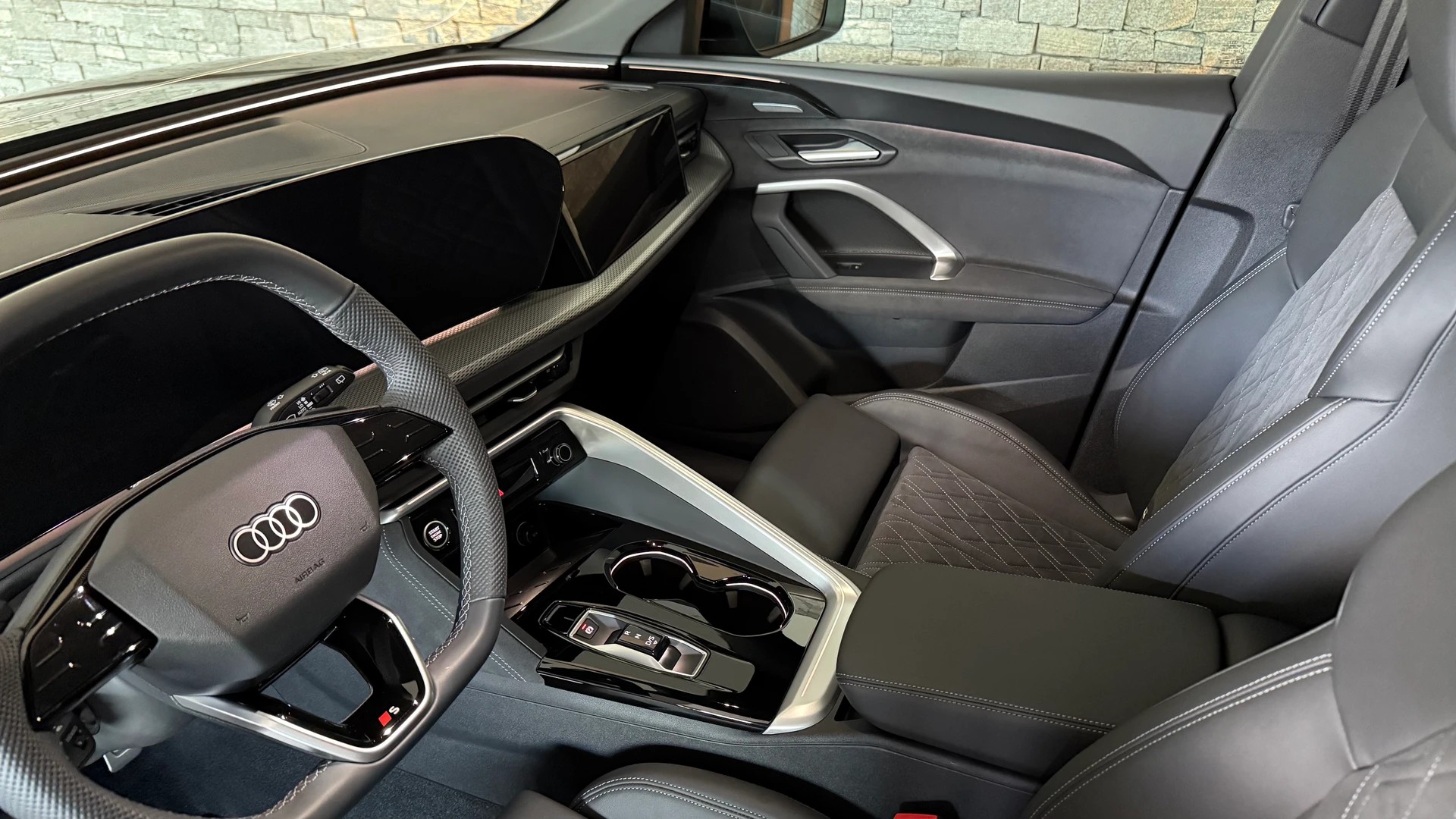 AUDI Q5 e-hybrid quattro 270 kW 367PS S-Line Schweizer-Fahrzeug-image-20