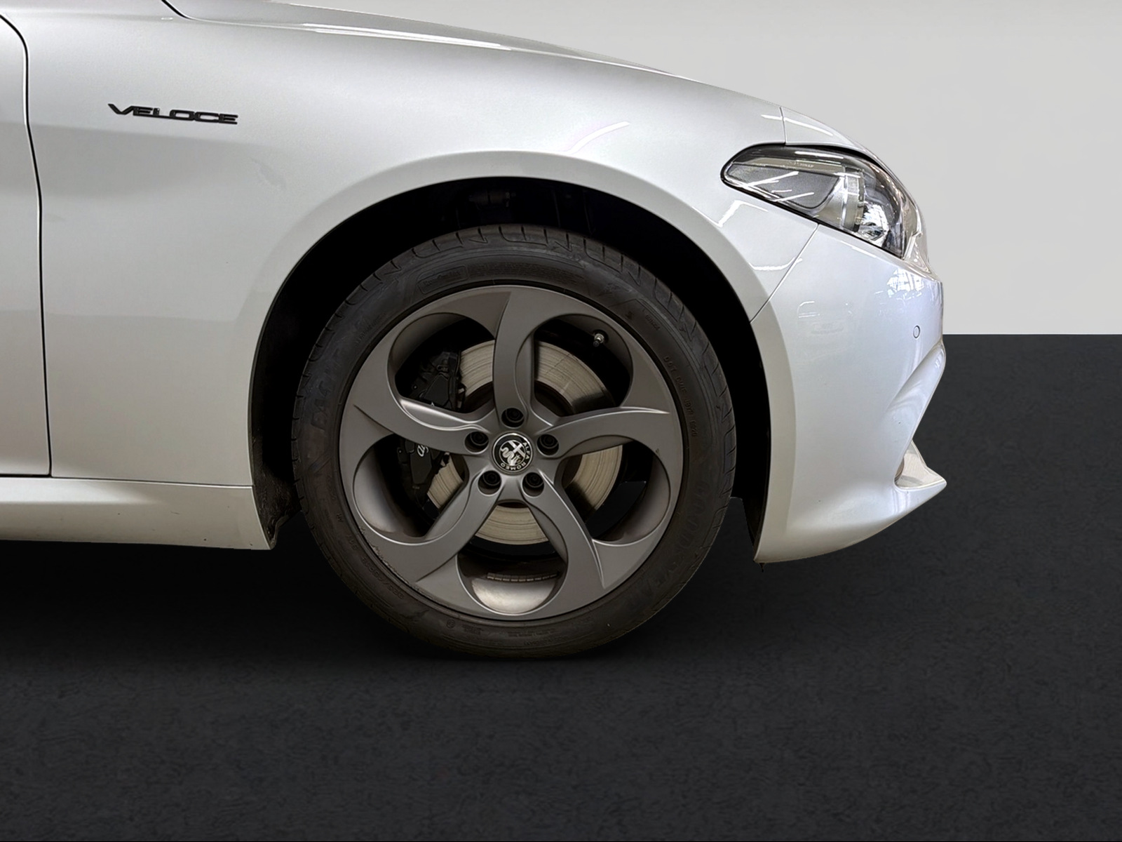 ALFA ROMEO Giulia 2.0 Veloce Q4 Automatic-showroom-element-2