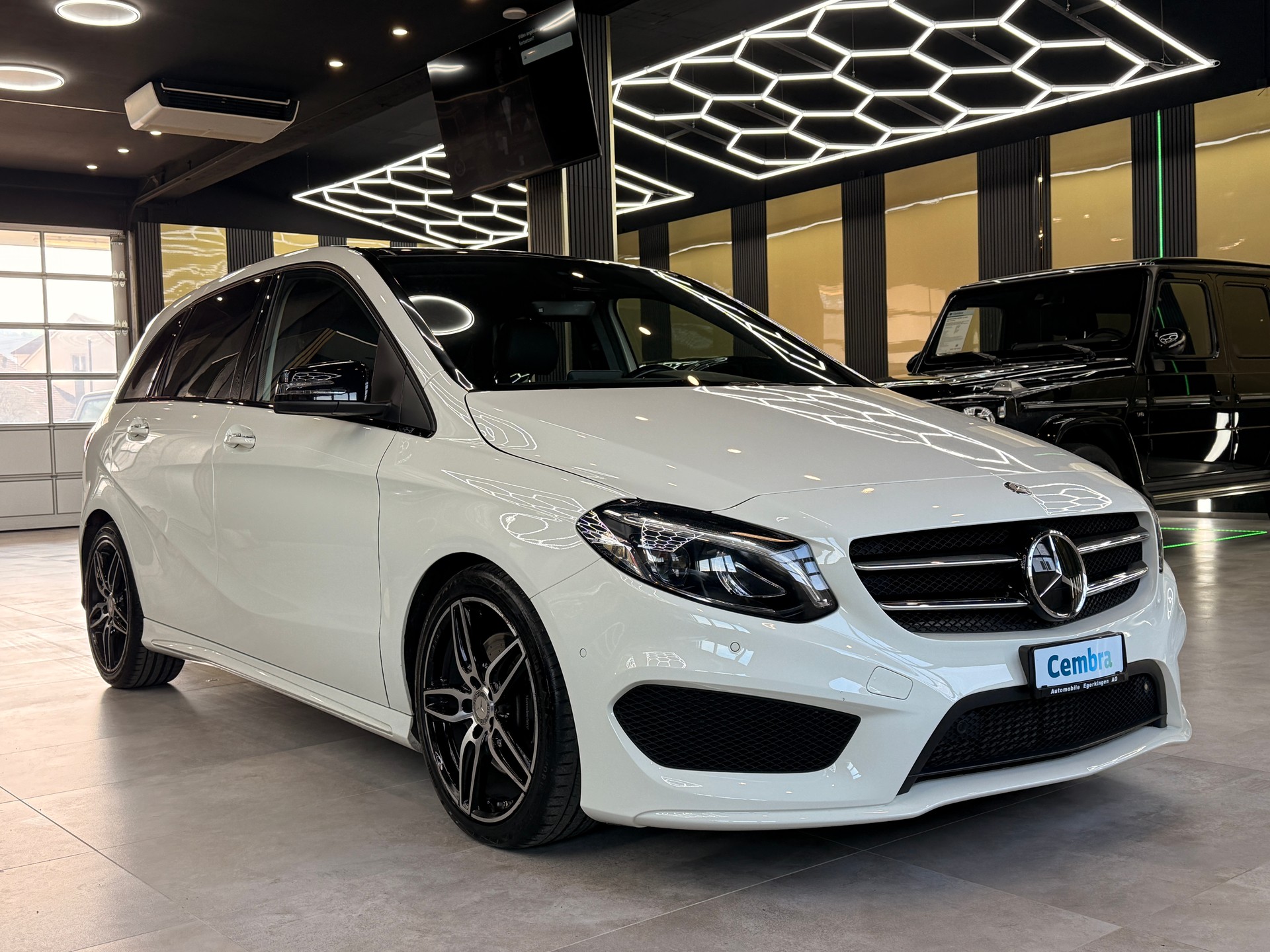 MERCEDES-BENZ B 220 CDI Swiss Star Edition AMG Line 4Matic-showroom-element-2