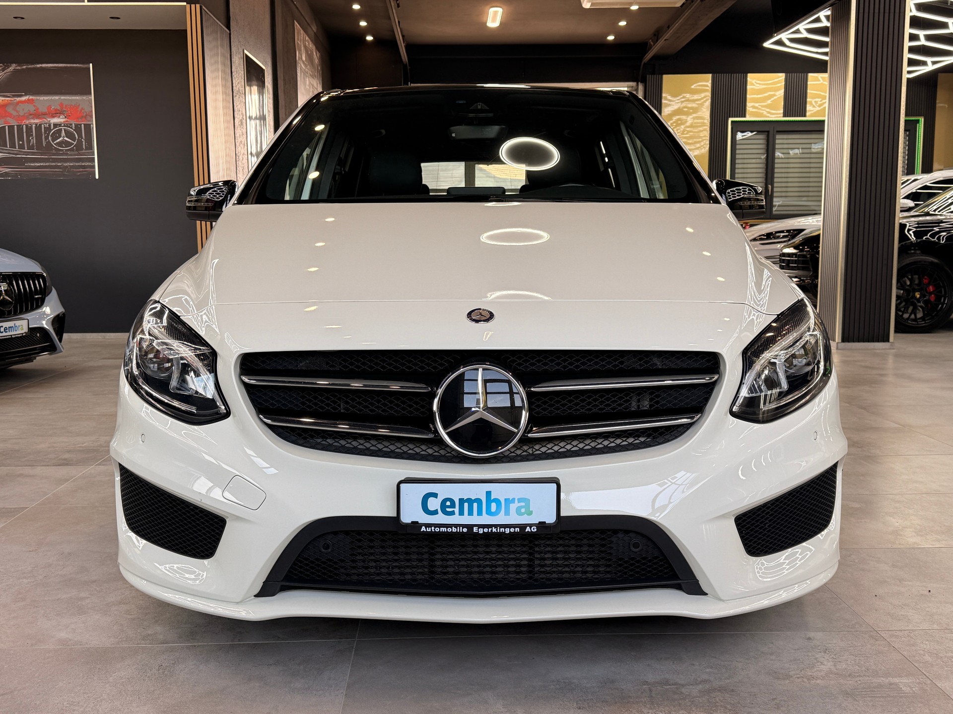 MERCEDES-BENZ B 220 CDI Swiss Star Edition AMG Line 4Matic-showroom-element-1