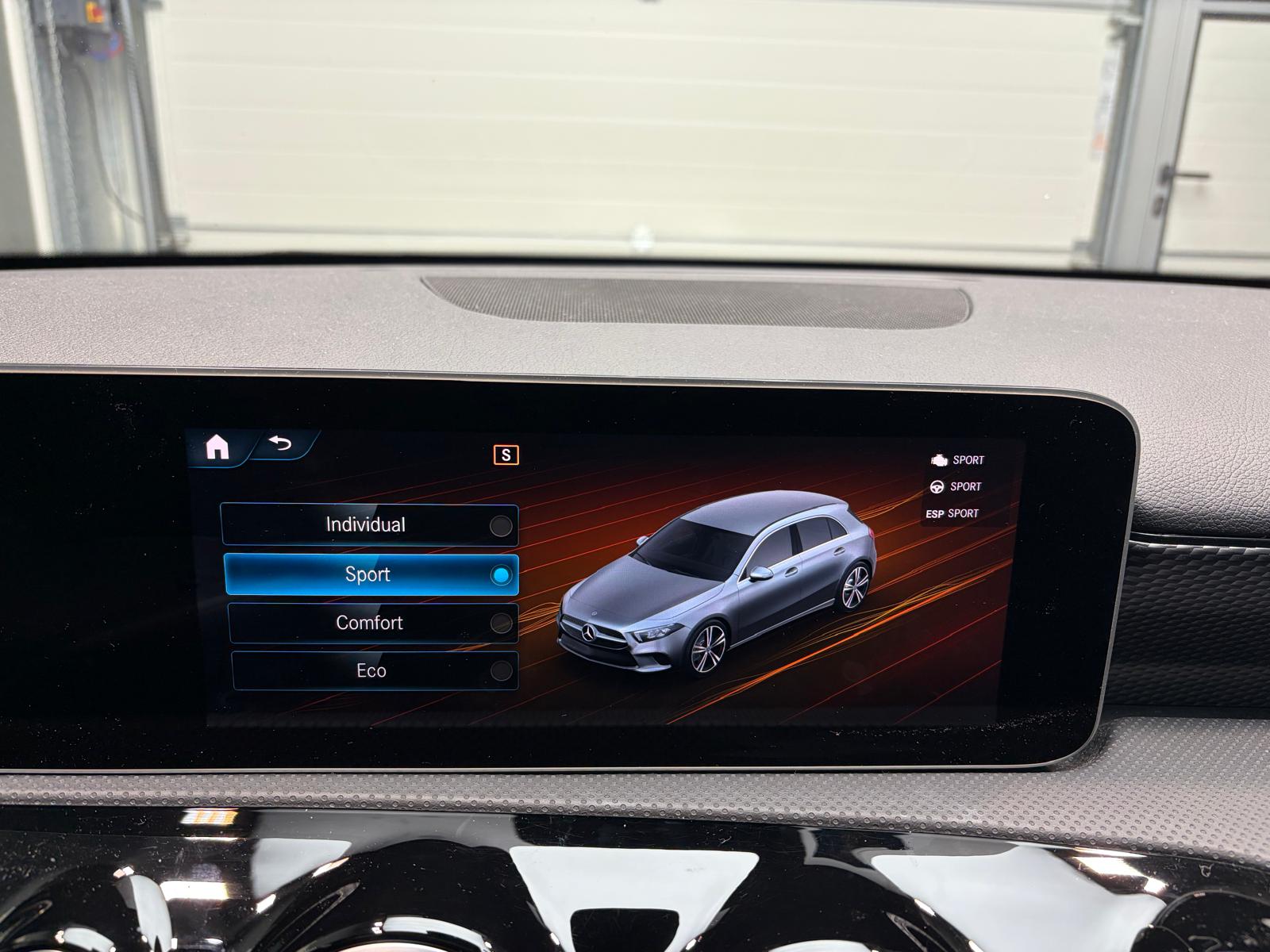 MERCEDES-BENZ A 200 Progressive 7G-DCT - Attelage-image-23