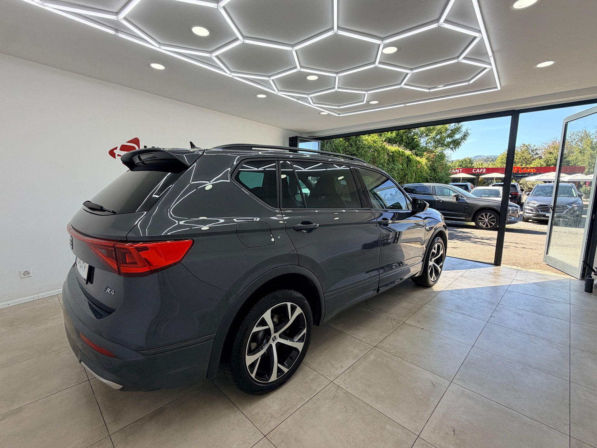 SEAT Tarraco 2.0 TDI CR Style 4Drive DSG | 7-Plätzer | CH-Fahrzeug |-image-4