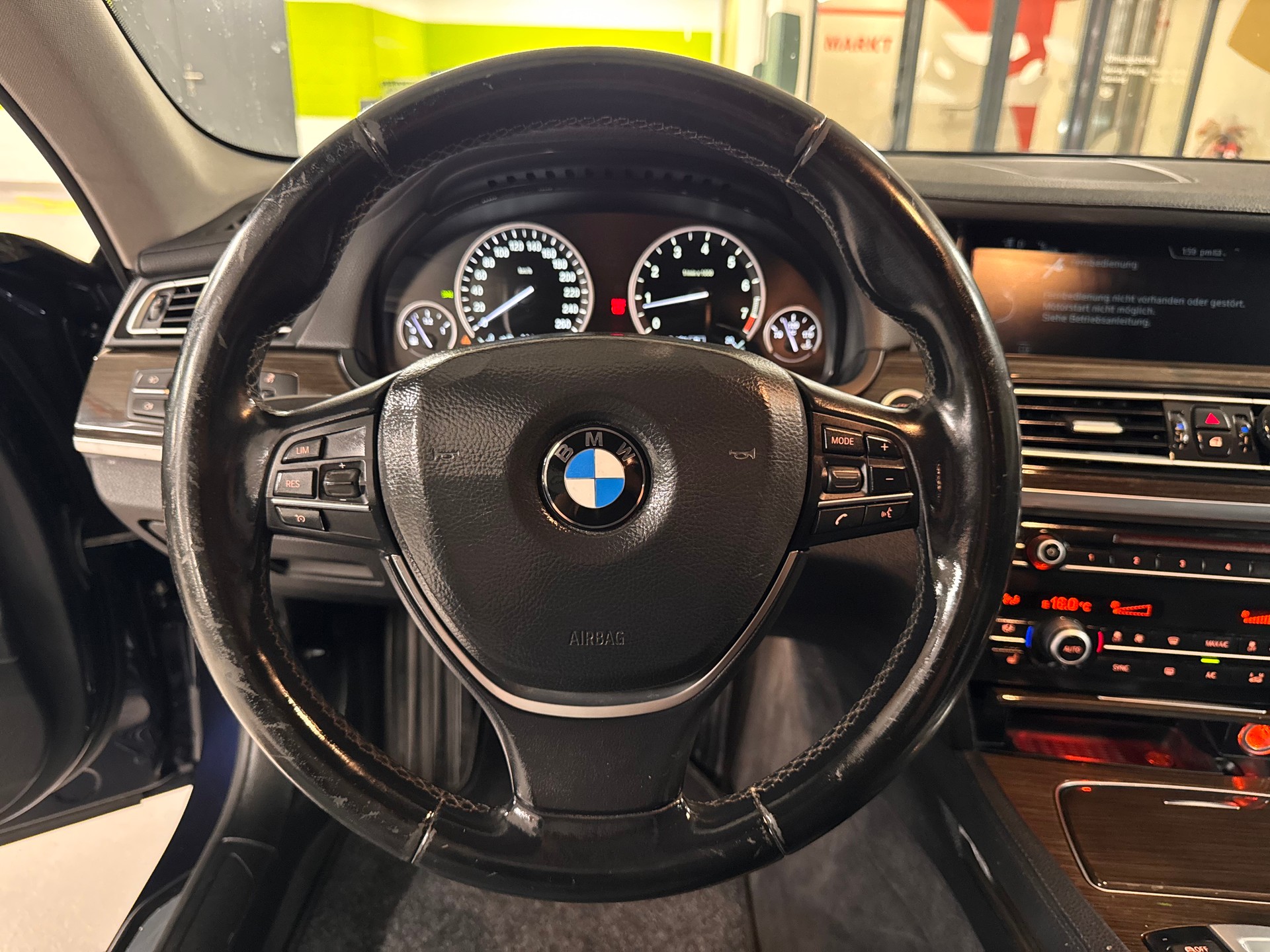 BMW 750Li xDrive-image-12