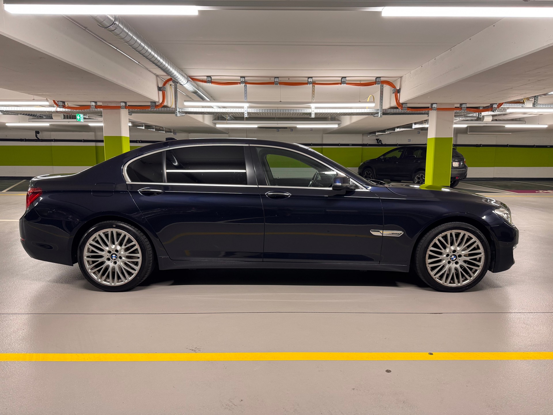 BMW 750Li xDrive-image-3