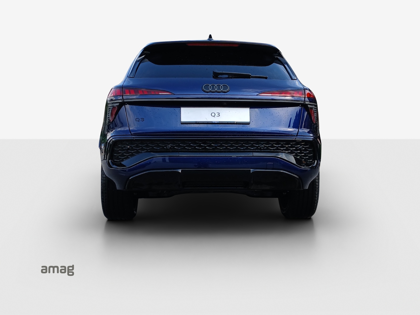 AUDI Q3 SUV 110 kW TFSI S tronic-showroom-element-3