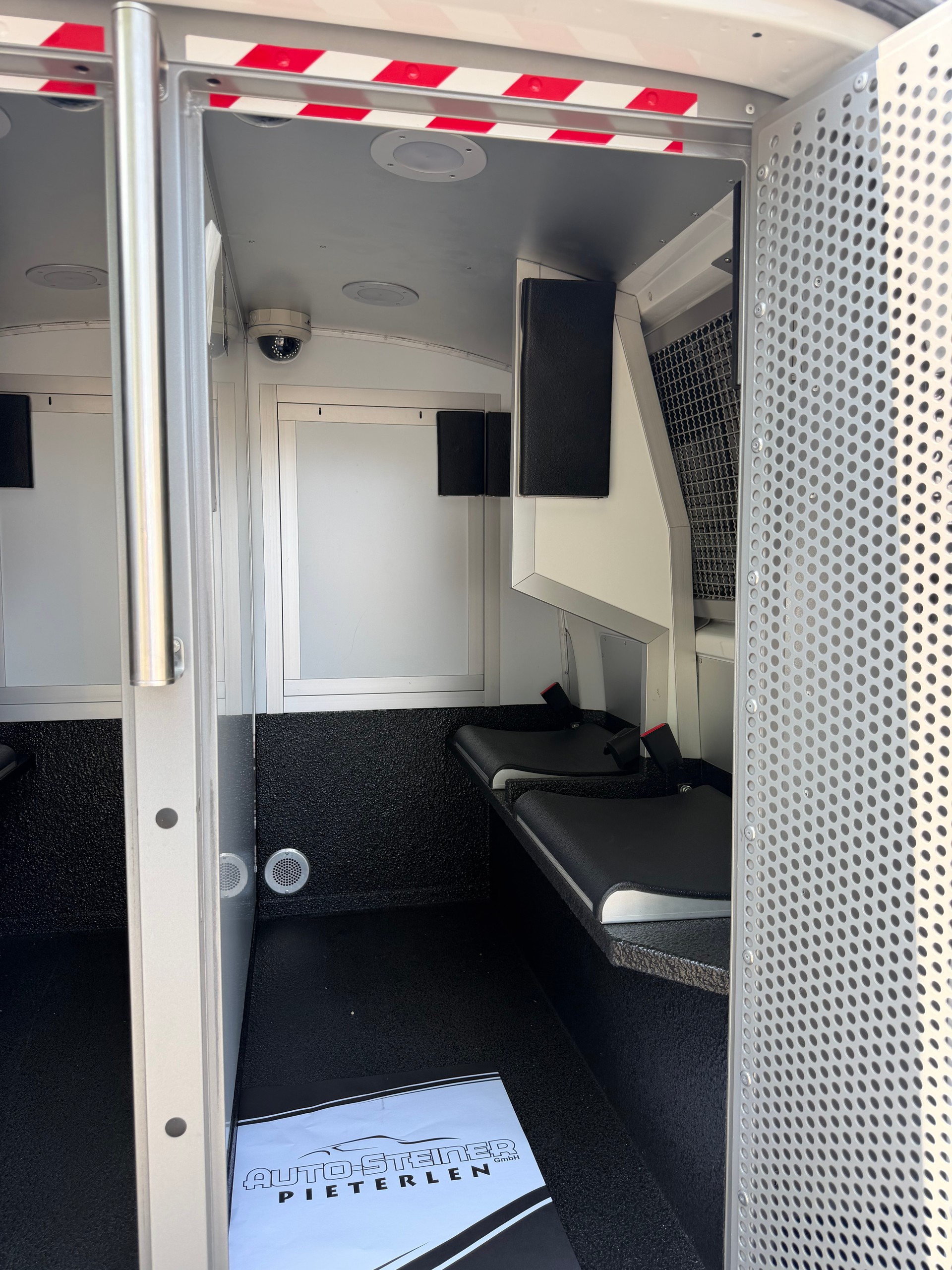 VW 4X4 "ZELLENWAGEN" T6 2.0 Bi-TDI 4-MOTION. AUTOMAT. EX POLICE. TOP AUSSTATTUNG. GEFÄNGNISWAGEN !! 240 PS. PREIS 23`900.--image-38