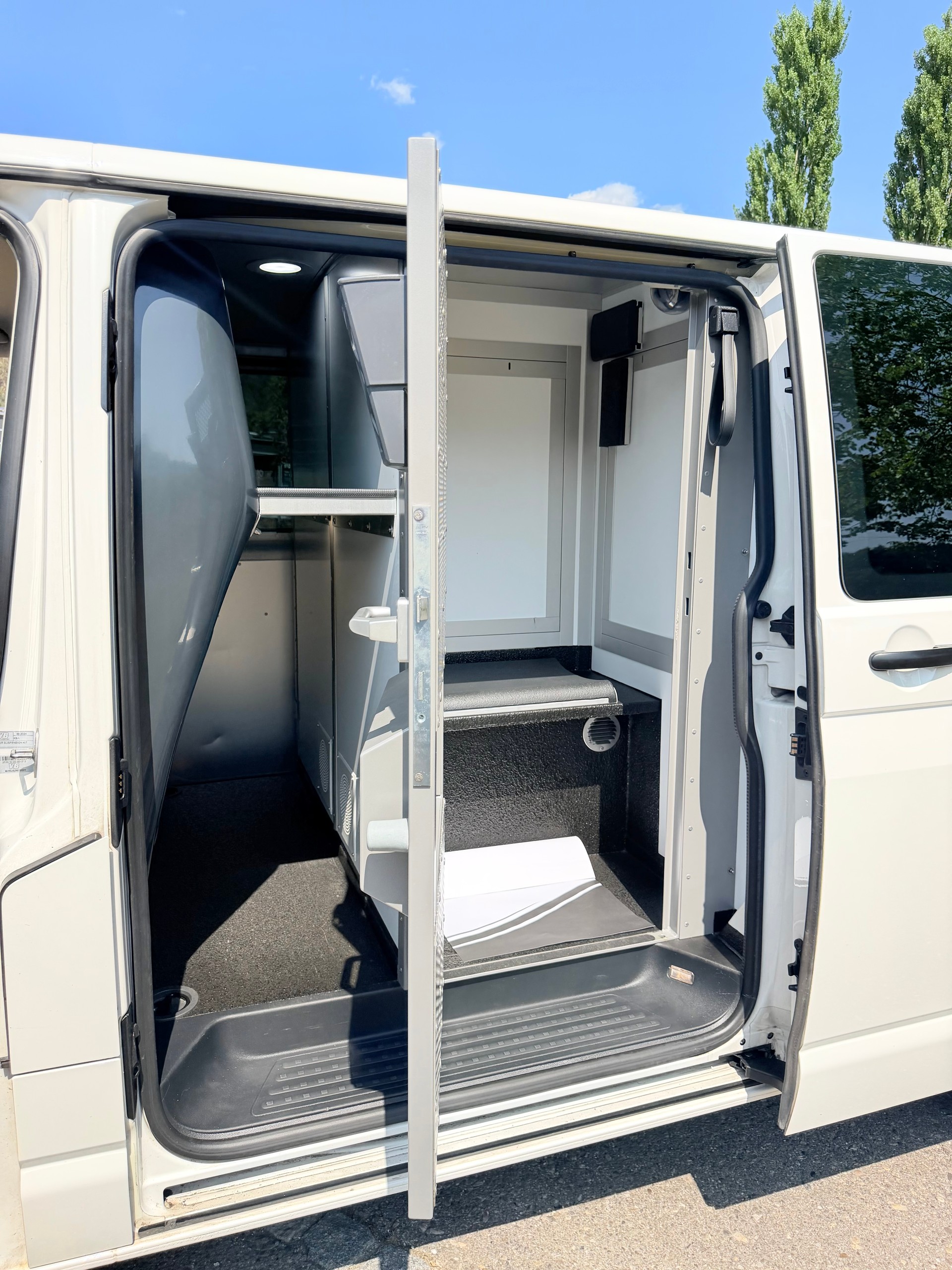 VW 4X4 "ZELLENWAGEN" T6 2.0 Bi-TDI 4-MOTION. AUTOMAT. EX POLICE. TOP AUSSTATTUNG. GEFÄNGNISWAGEN !! 240 PS. PREIS 23`900.--image-19