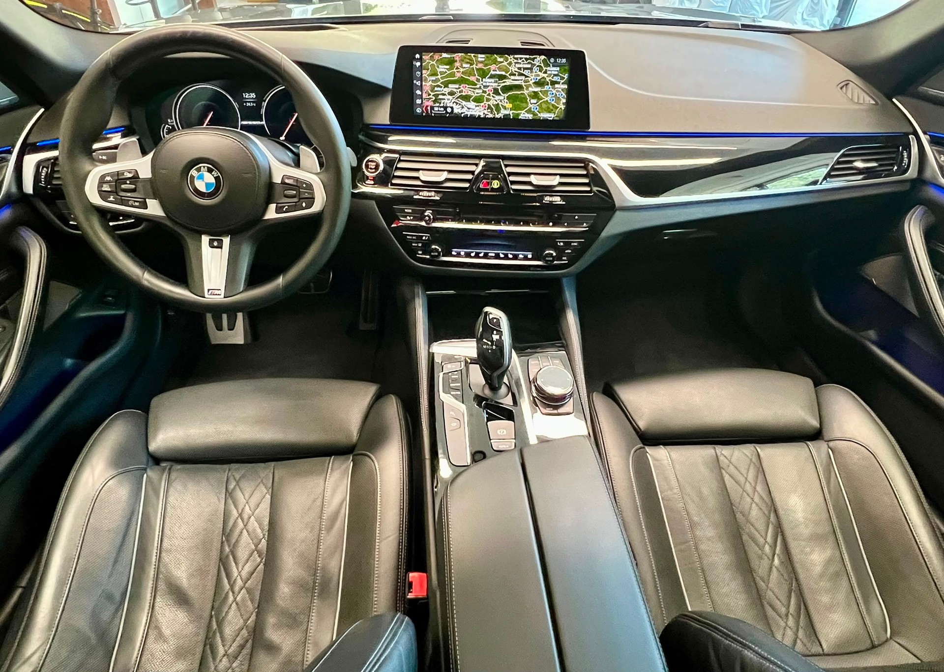 BMW M550d xDrive SAG Touring-image-5