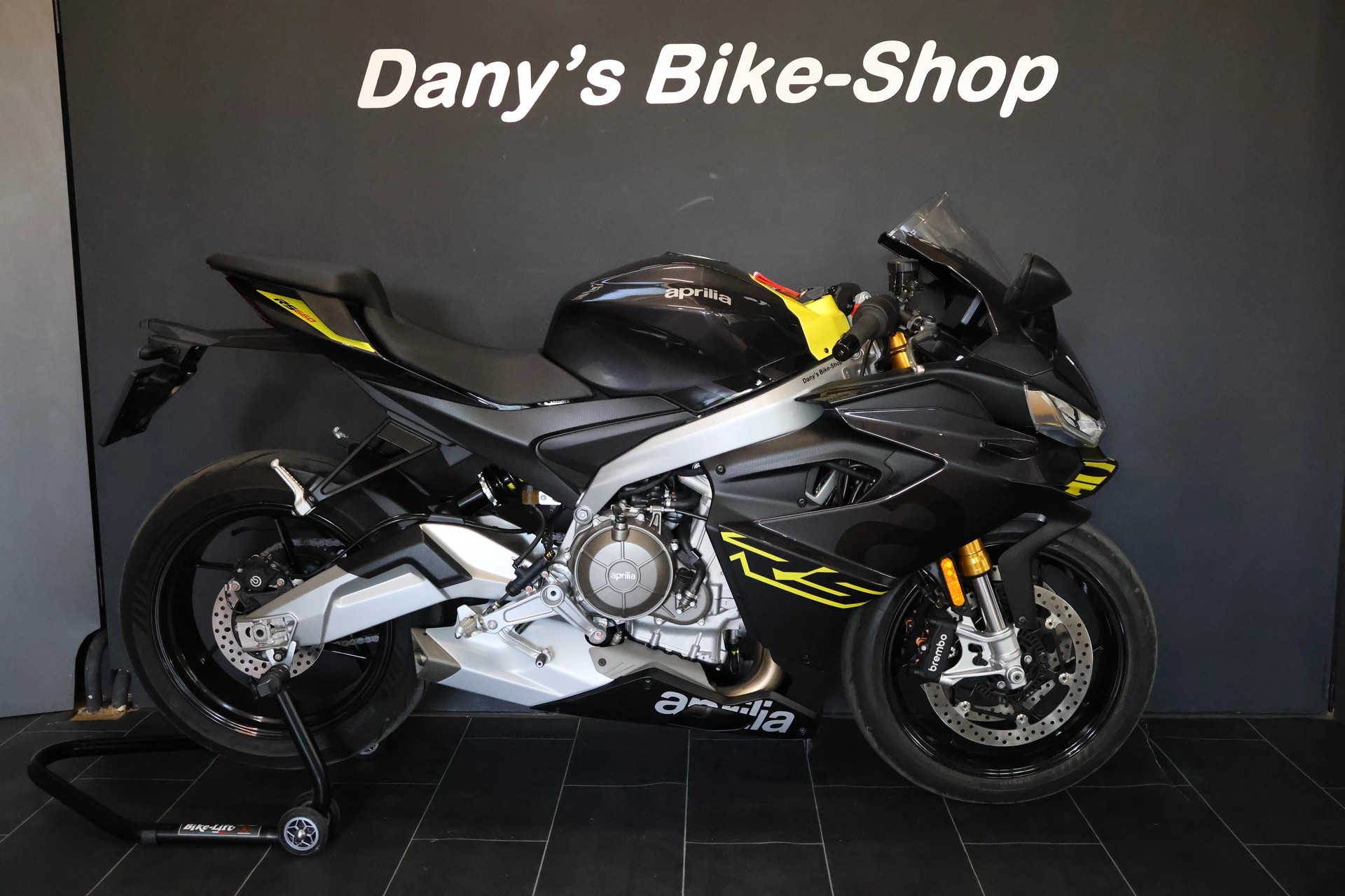 APRILIA RS 660 black Rims E5+ (35kW)-showroom-element-2