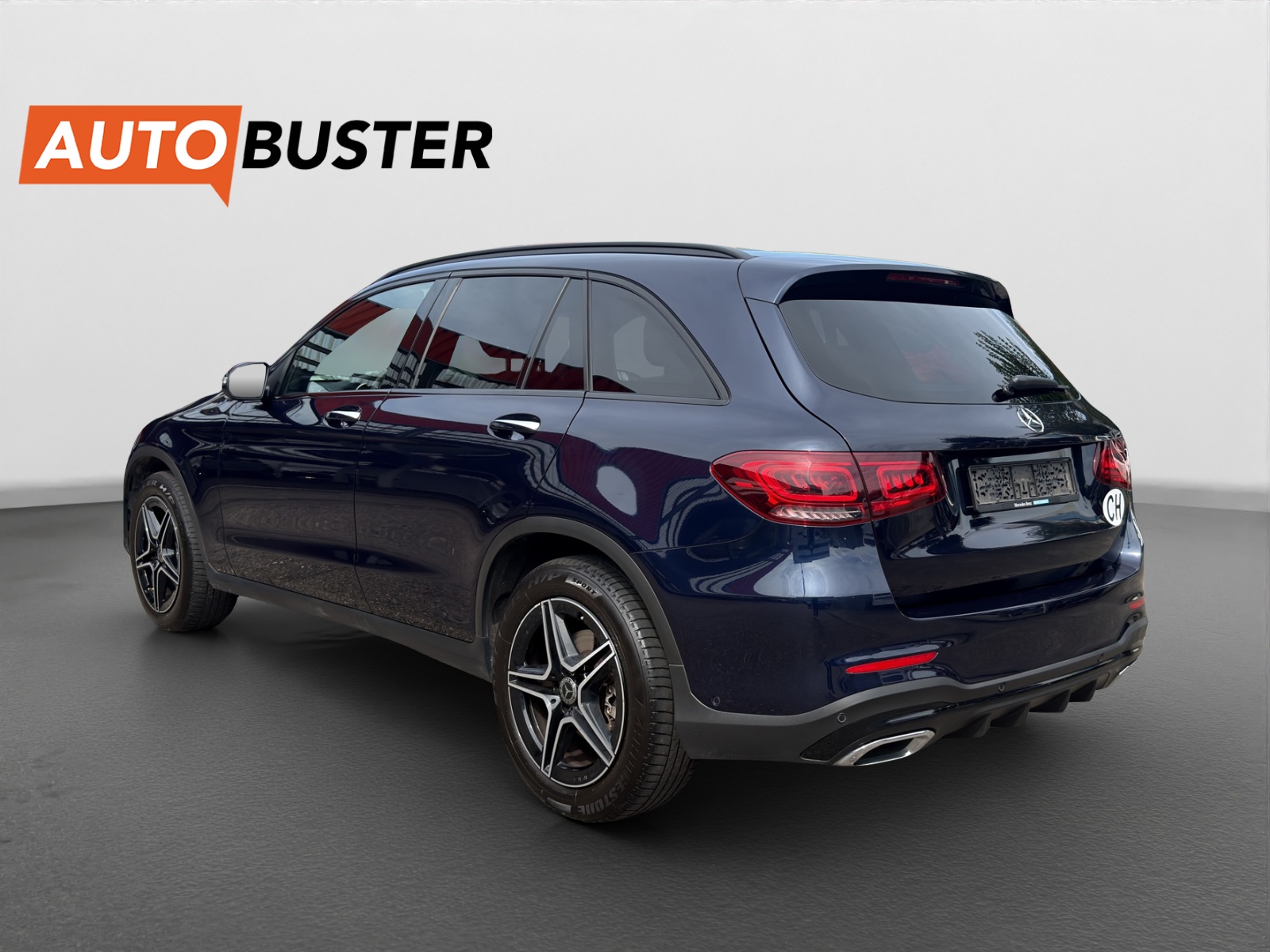MERCEDES-BENZ GLC 300 AMG Line 4Matic 9G-Tronic-showroom-element-2