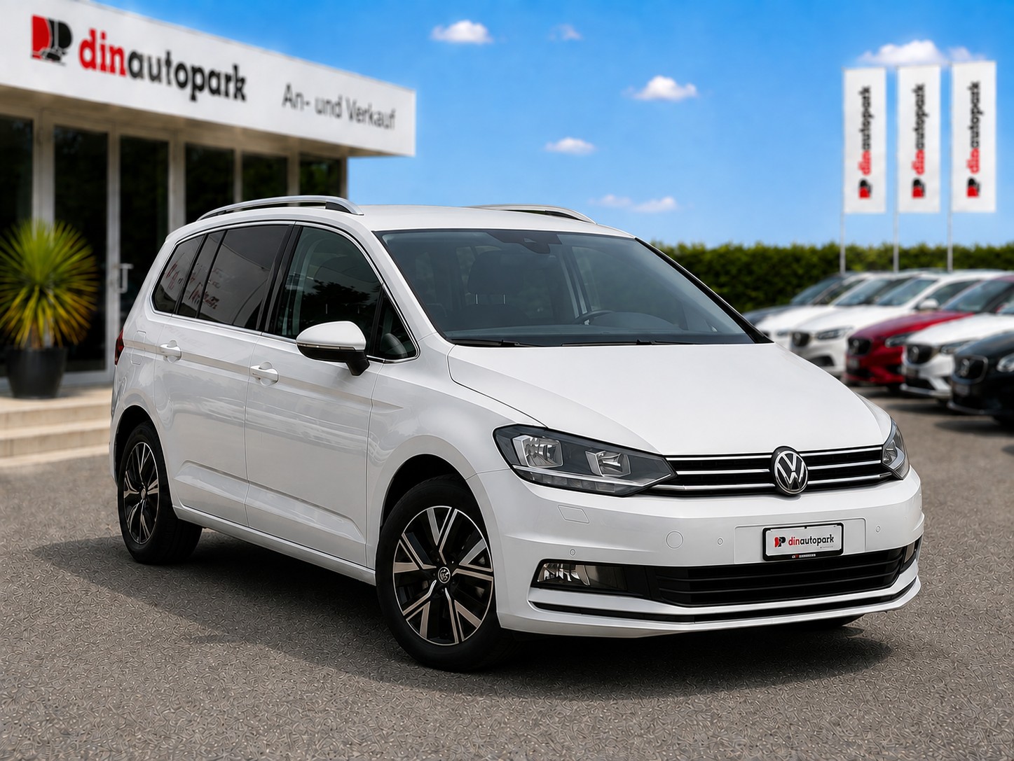 VW Touran 2.0 TDI BlueMotion Technology Highline DSG * Top Ausstattung * *Top Zustand*-showroom-element-1