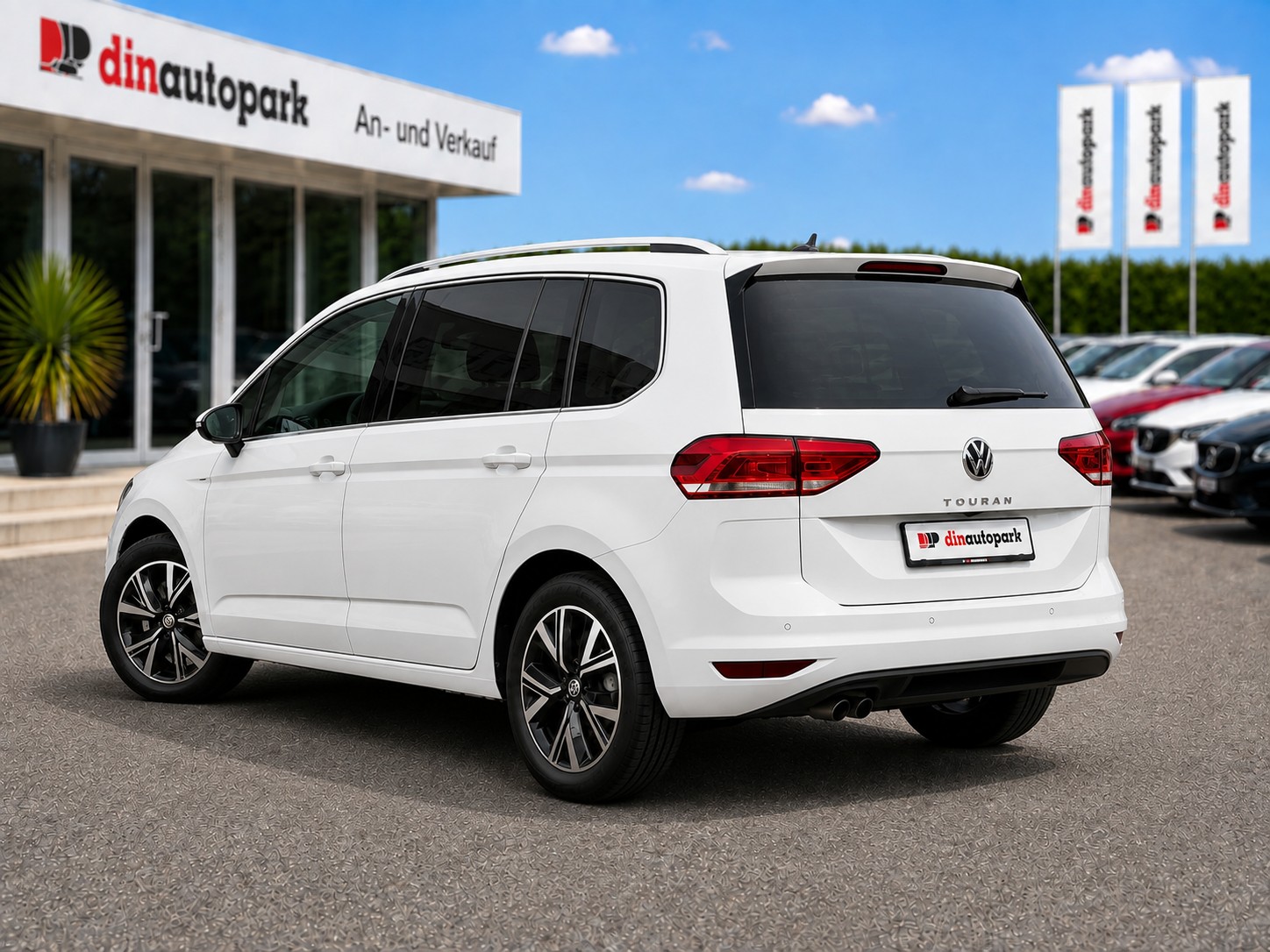 VW Touran 2.0 TDI BlueMotion Technology Highline DSG * Top Ausstattung * *Top Zustand*-showroom-element-3