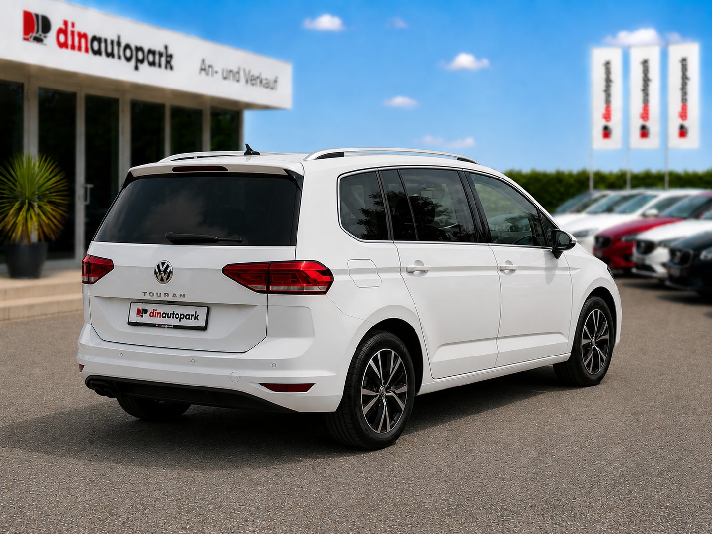 VW Touran 2.0 TDI BlueMotion Technology Highline DSG * Top Ausstattung * *Top Zustand*-showroom-element-2